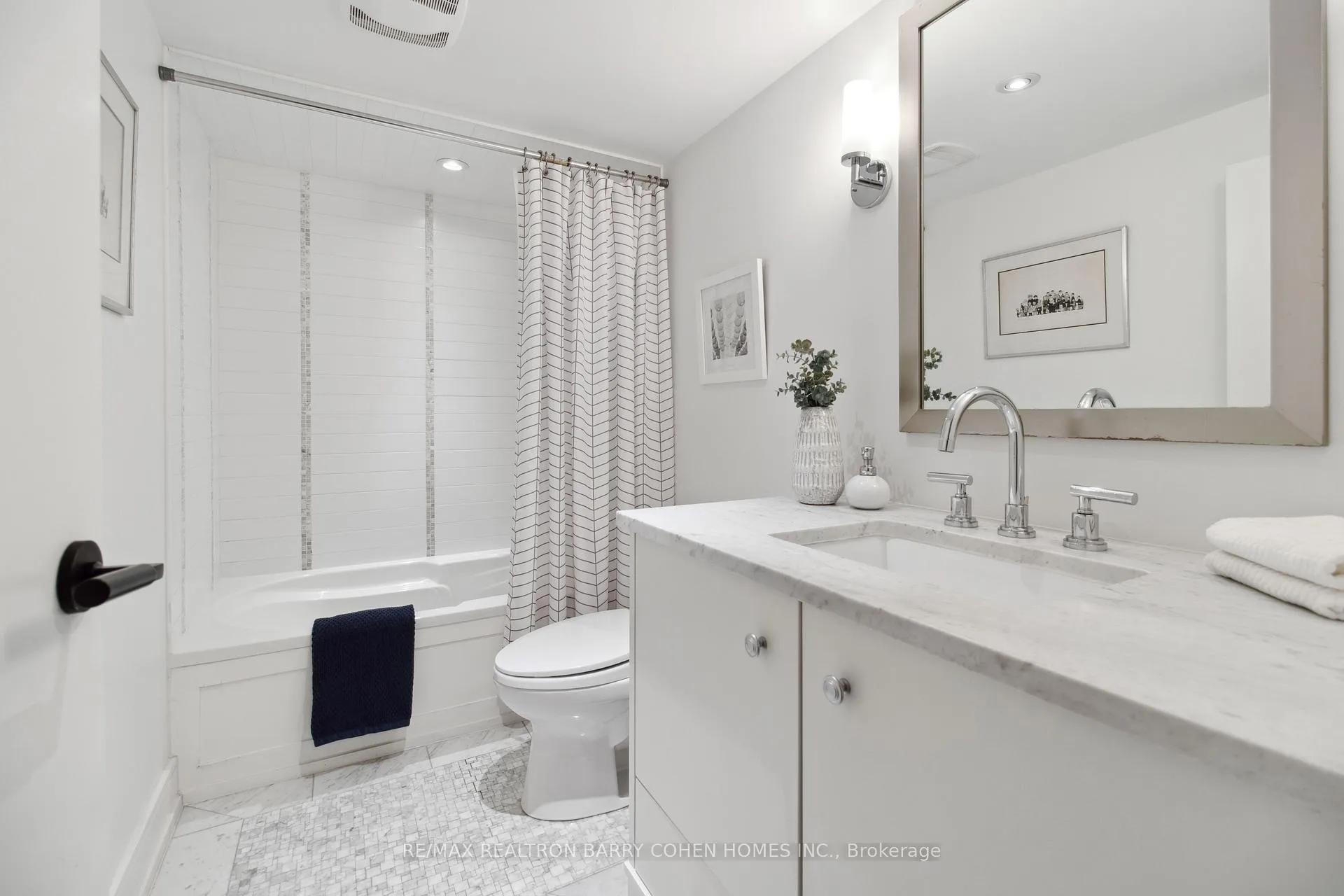 Photo 32 of 84 Brookview Drive, Toronto, Englemount-Lawrence — HOMEH