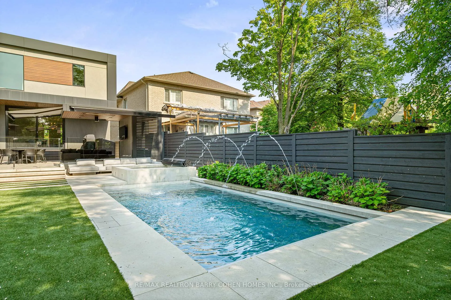 Photo 38 of 84 Brookview Drive, Toronto, Englemount-Lawrence — HOMEH