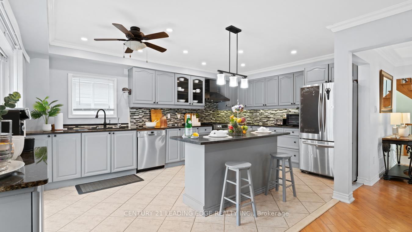 Photo 11 of 1 Woolner Lane, Clarington, Bowmanville — HOMEH