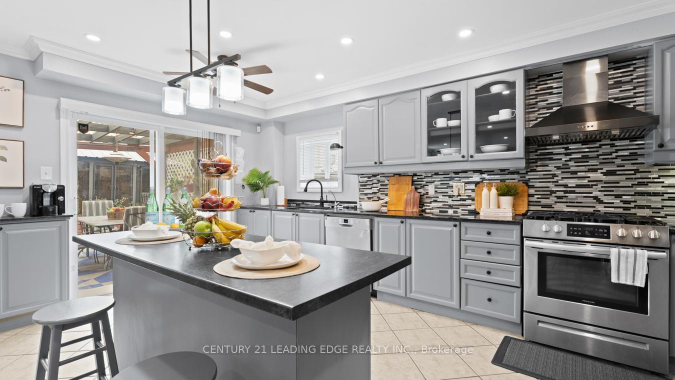 Photo 13 of 1 Woolner Lane, Clarington, Bowmanville — HOMEH