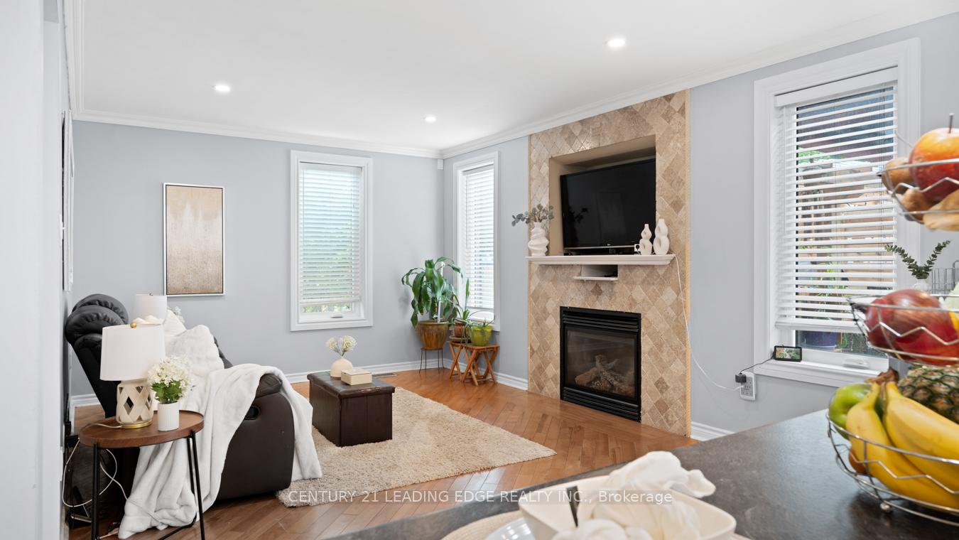 Photo 14 of 1 Woolner Lane, Clarington, Bowmanville — HOMEH