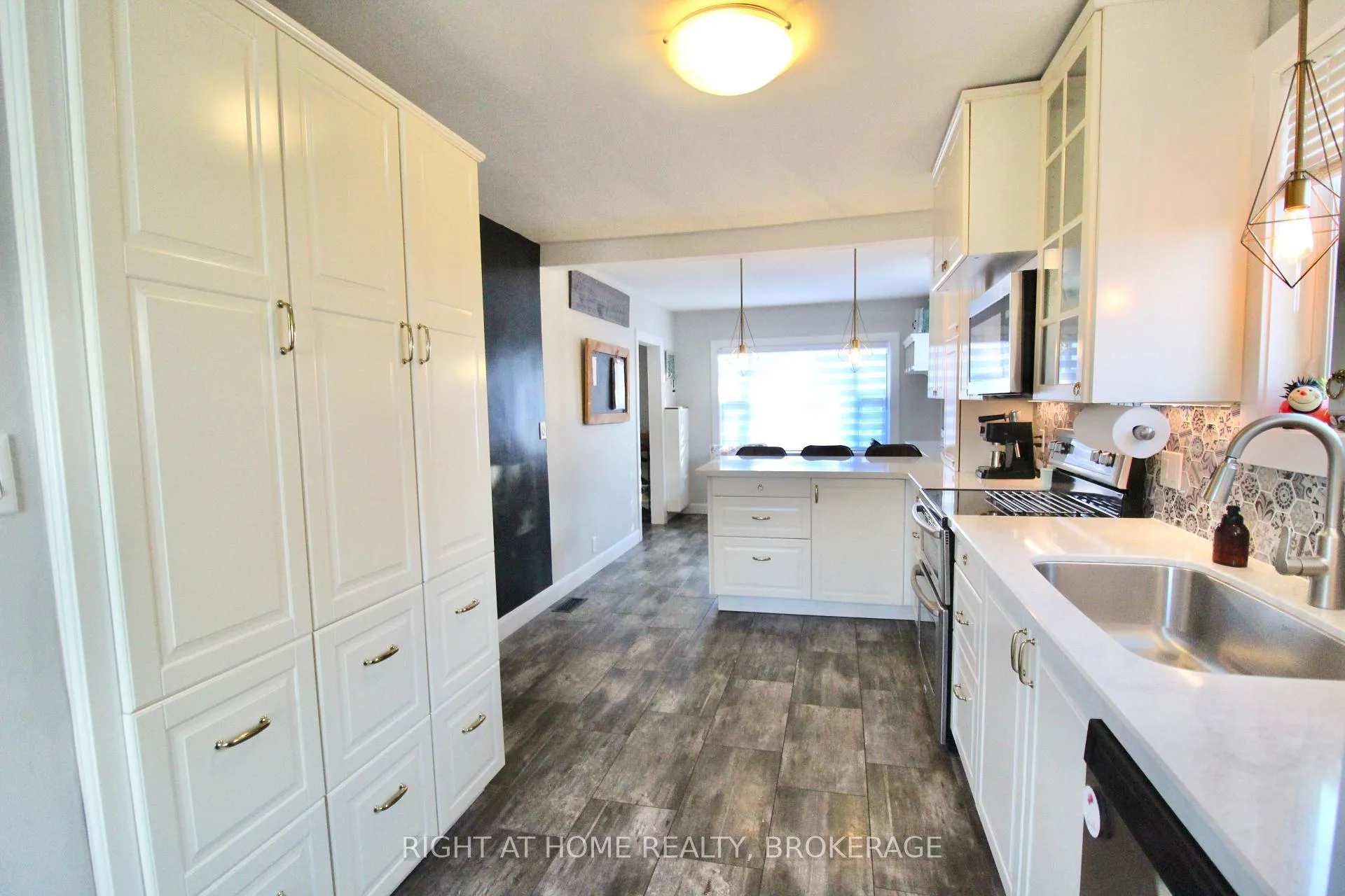 Photo 5 of 7 Cedardale Avenue, St. Catharines, Secord Woods — HOMEH