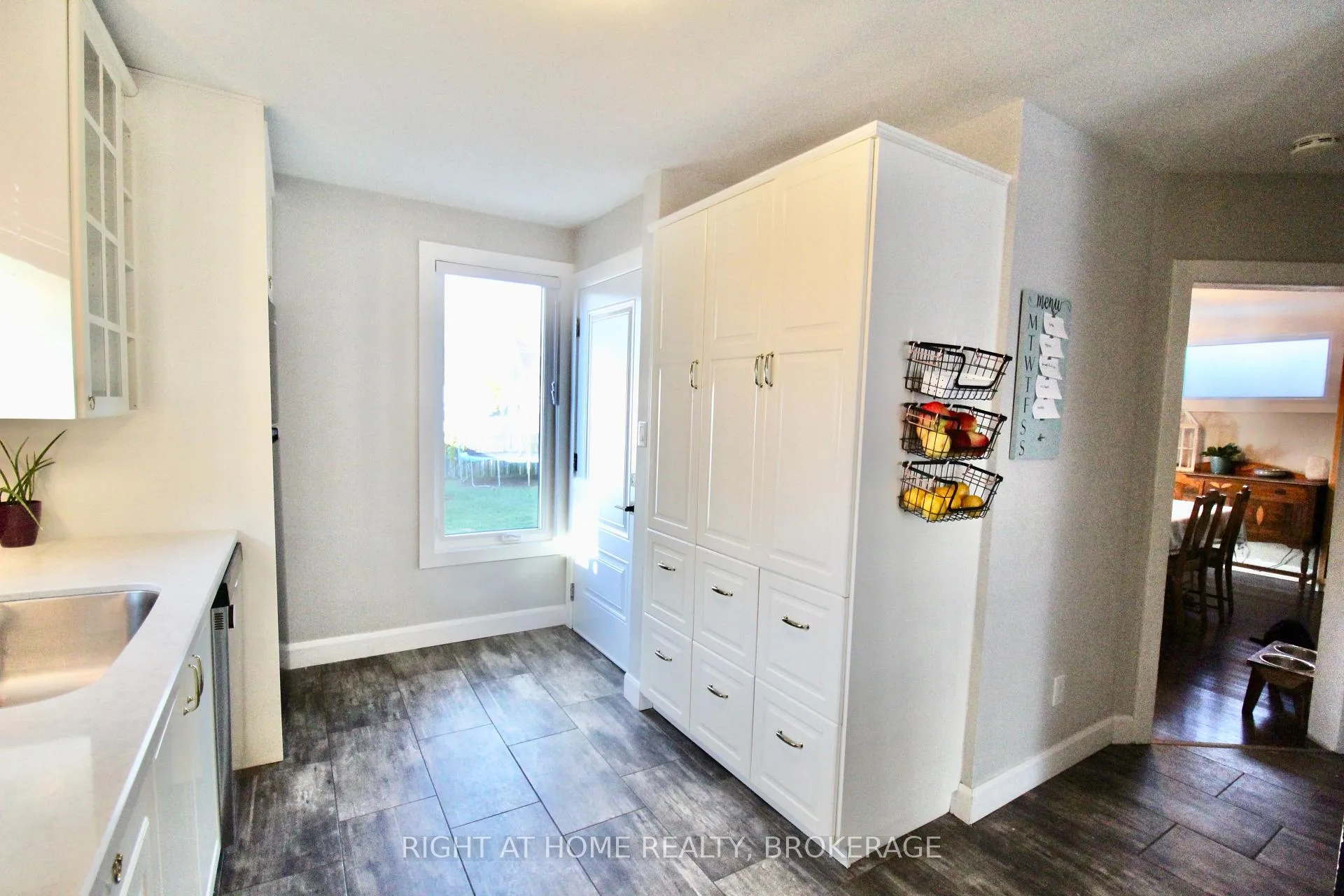 Photo 8 of 7 Cedardale Avenue, St. Catharines, Secord Woods — HOMEH