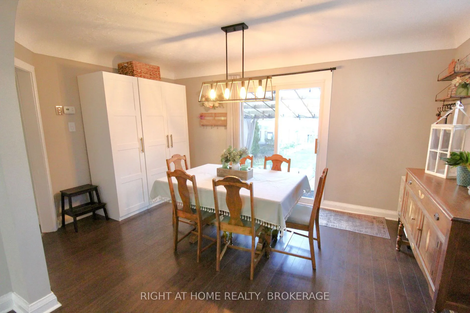 Photo 12 of 7 Cedardale Avenue, St. Catharines, Secord Woods — HOMEH