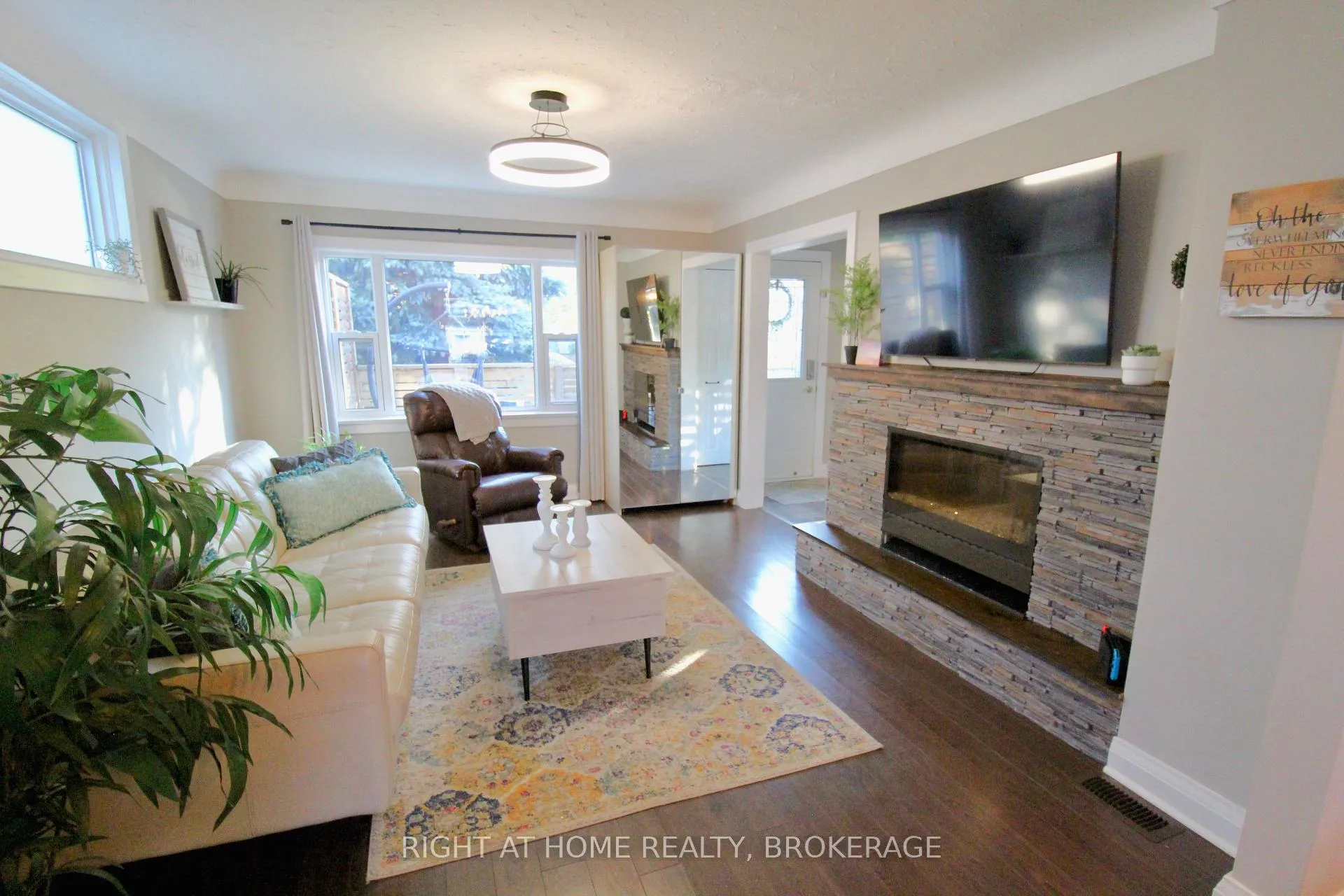 Photo 13 of 7 Cedardale Avenue, St. Catharines, Secord Woods — HOMEH