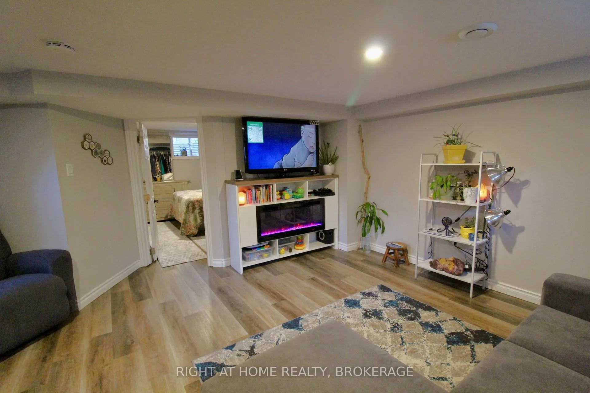 Photo 25 of 7 Cedardale Avenue, St. Catharines, Secord Woods — HOMEH