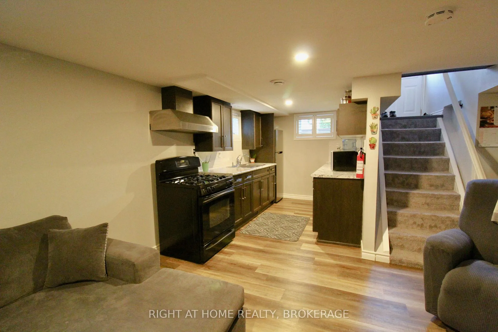 Photo 28 of 7 Cedardale Avenue, St. Catharines, Secord Woods — HOMEH