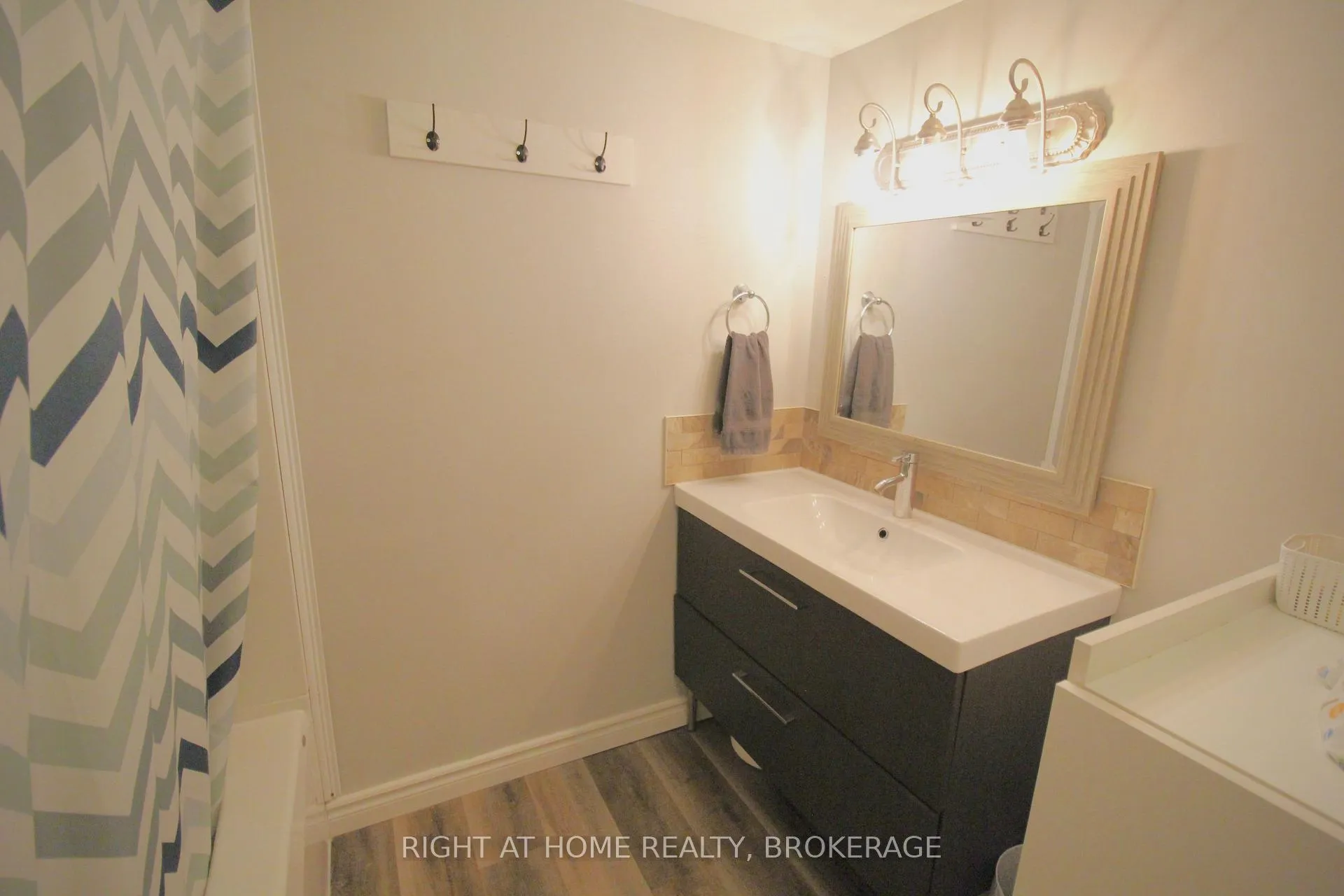 Photo 30 of 7 Cedardale Avenue, St. Catharines, Secord Woods — HOMEH