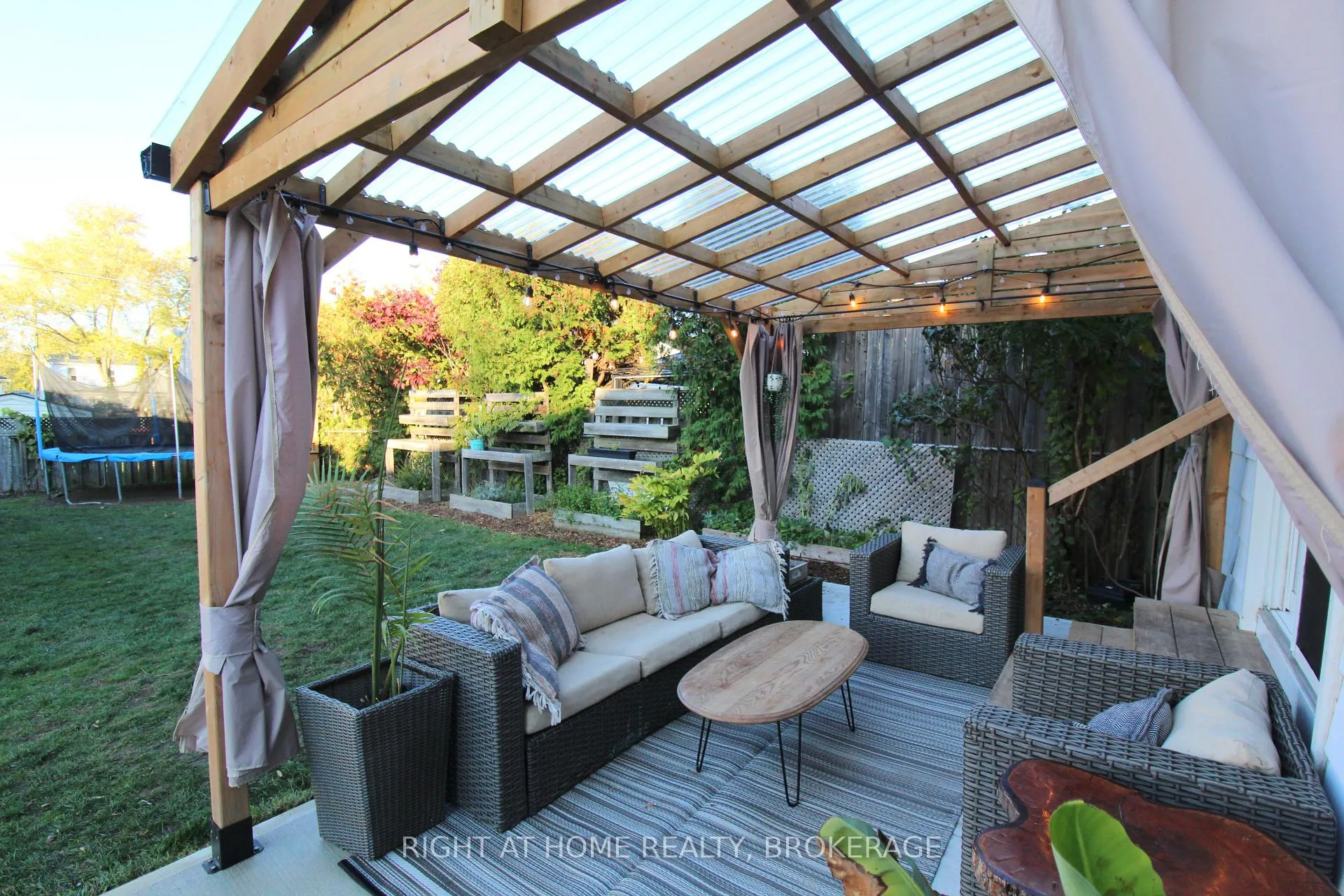 Photo 36 of 7 Cedardale Avenue, St. Catharines, Secord Woods — HOMEH