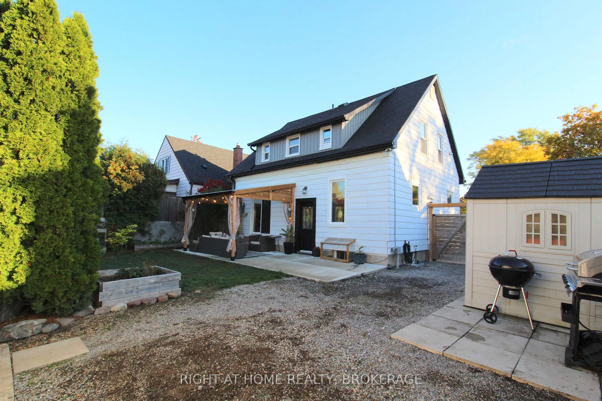 Photo 39 of 7 Cedardale Avenue, St. Catharines, Secord Woods — HOMEH