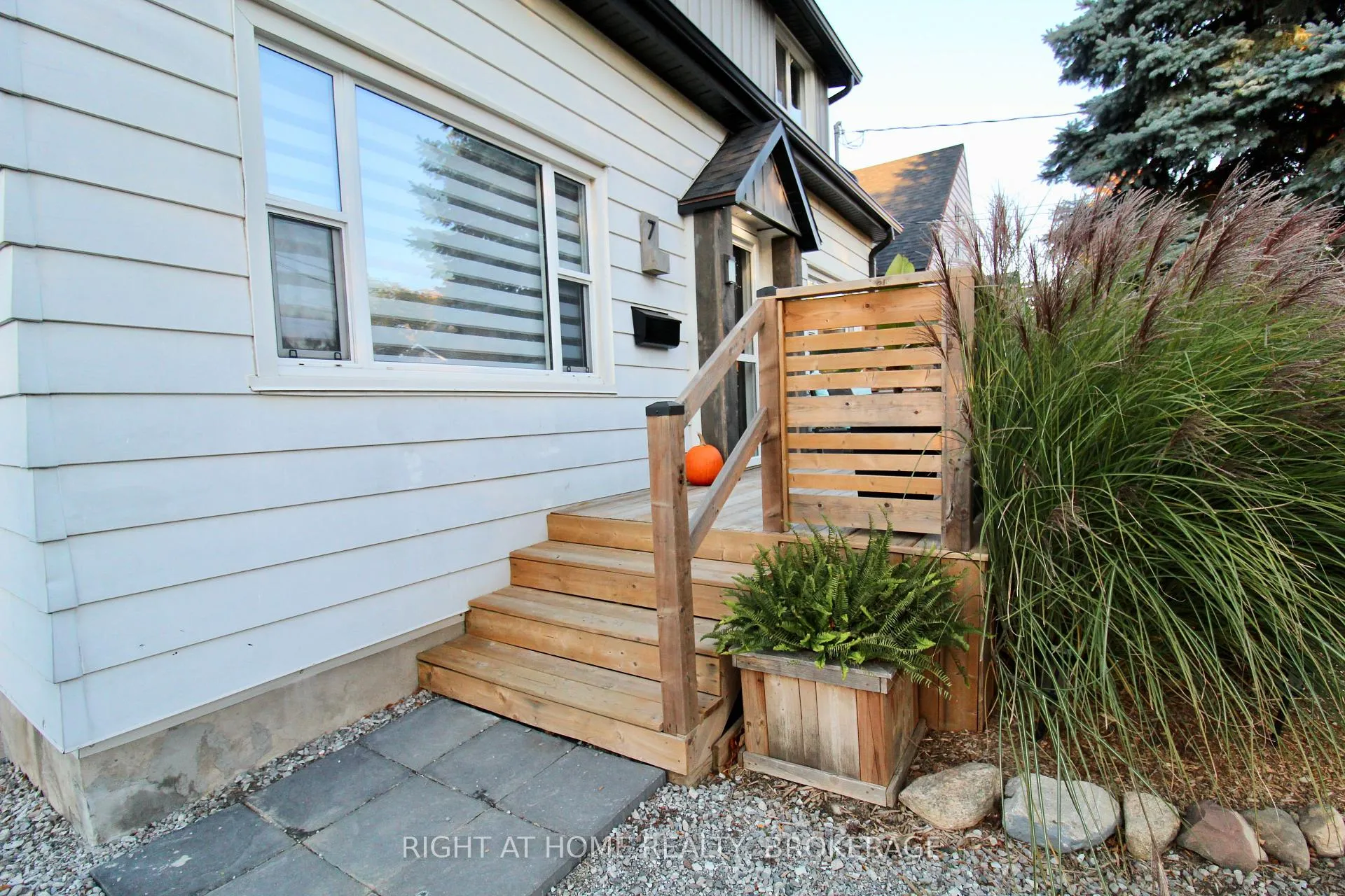 Photo 40 of 7 Cedardale Avenue, St. Catharines, Secord Woods — HOMEH