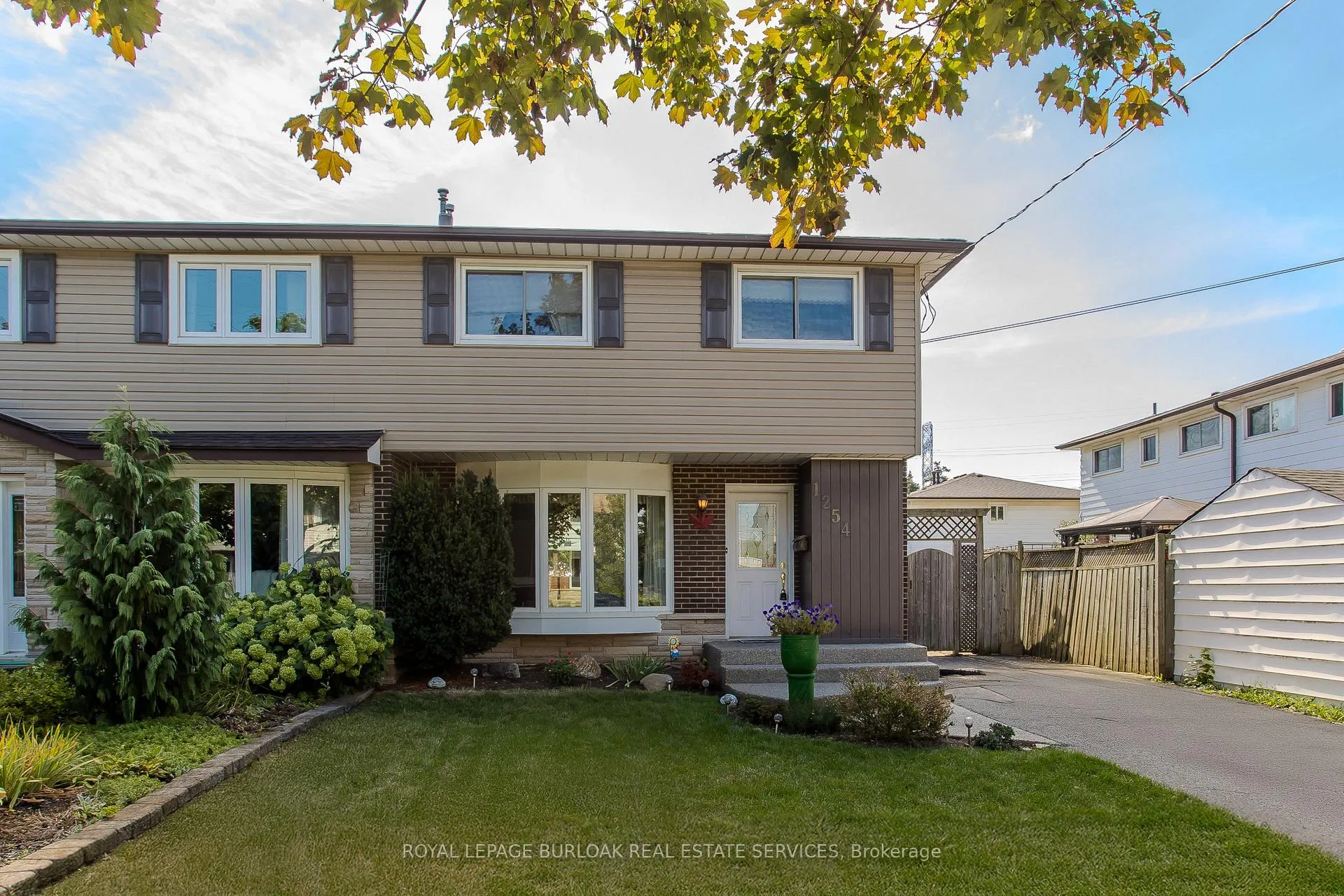 Front of 1254 Treeland Street