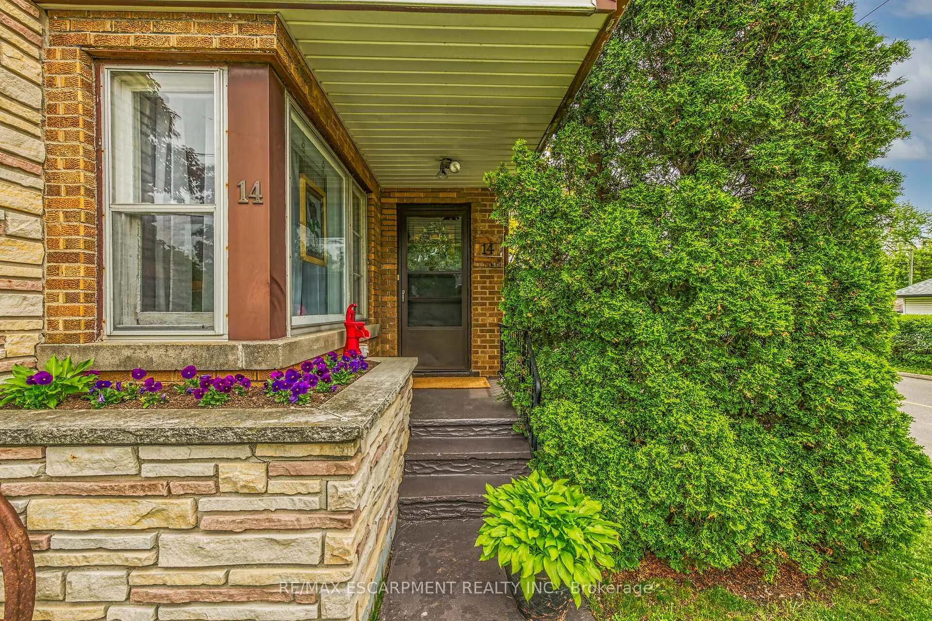 Photo 3 of 14 Sherring Street N, Haldimand — HOMEH