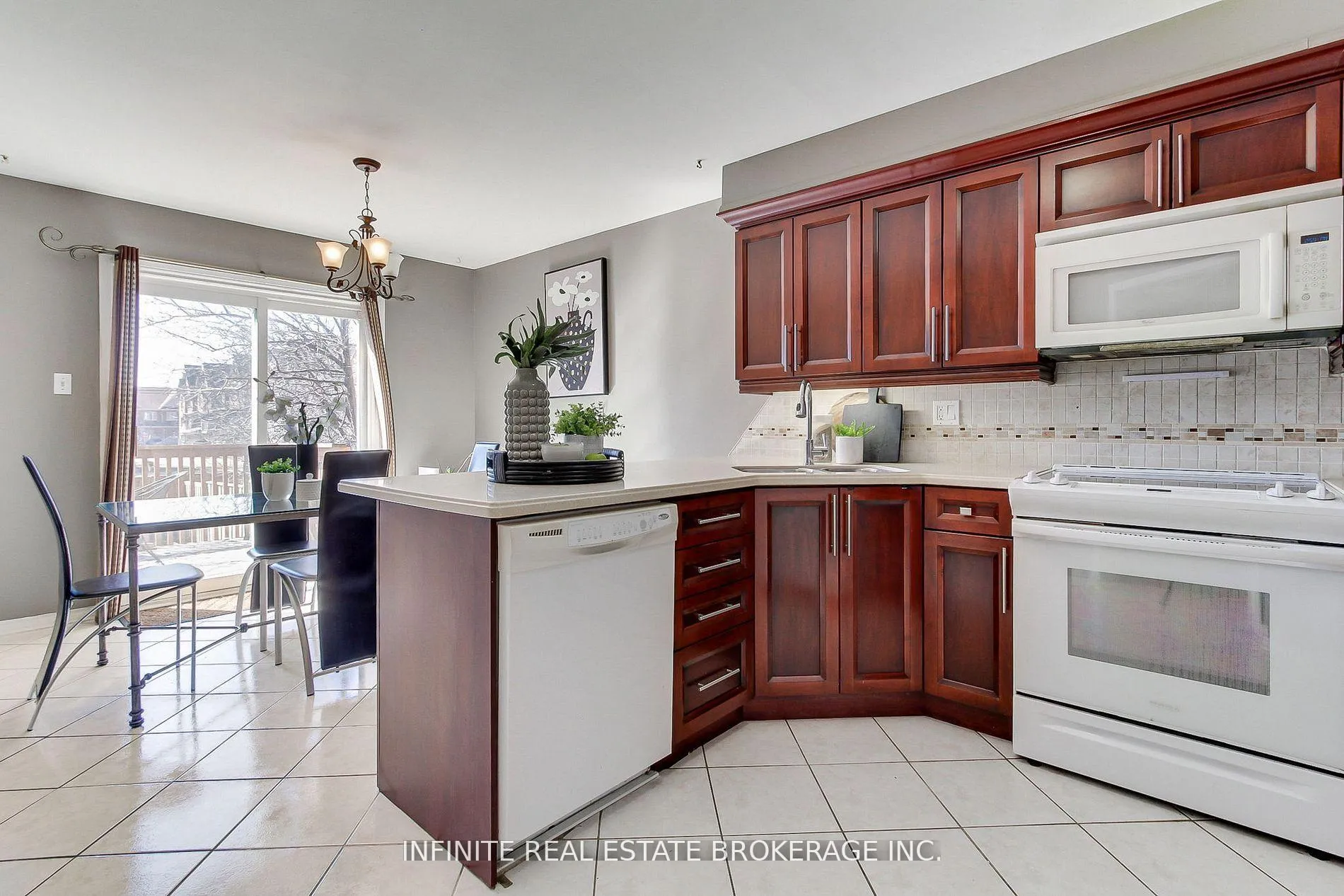 Photo 7 of 70 sable Crescent, Whitby, Rolling Acres — HOMEH