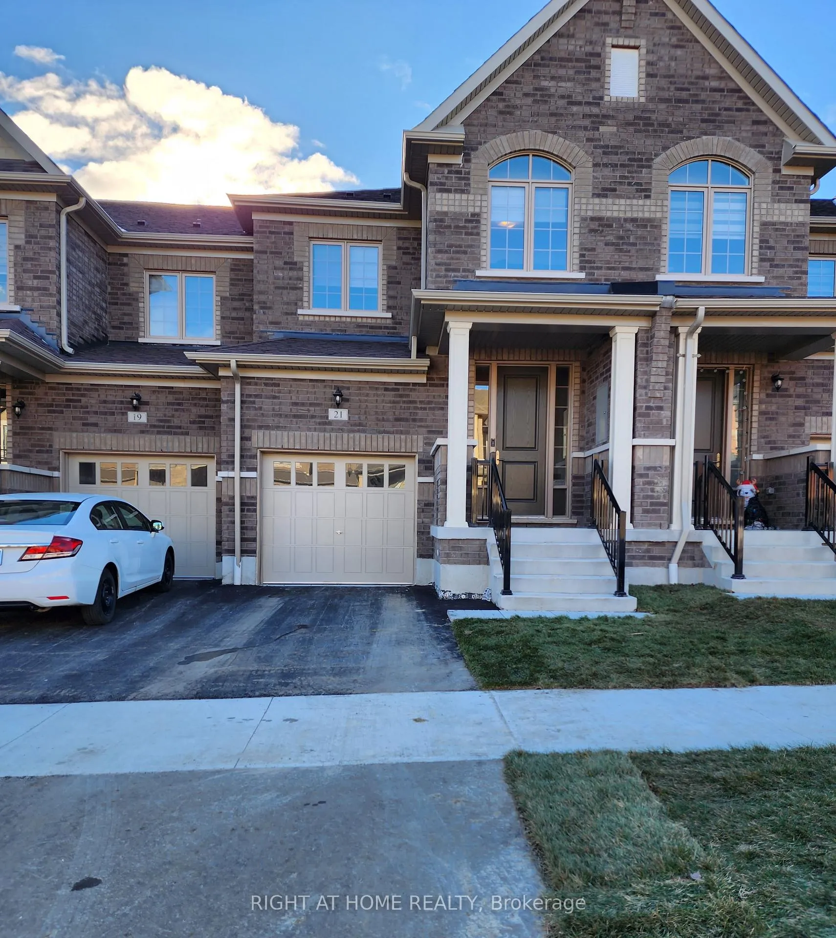 Photo 1 of 21 Coho Drive N, Whitby, Lynde Creek — HOMEH