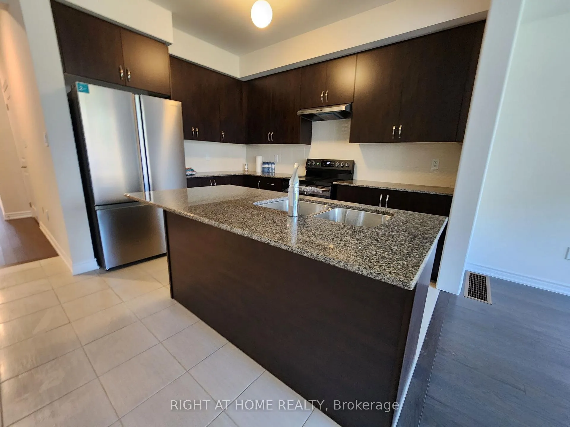 Photo 2 of 21 Coho Drive N, Whitby, Lynde Creek — HOMEH
