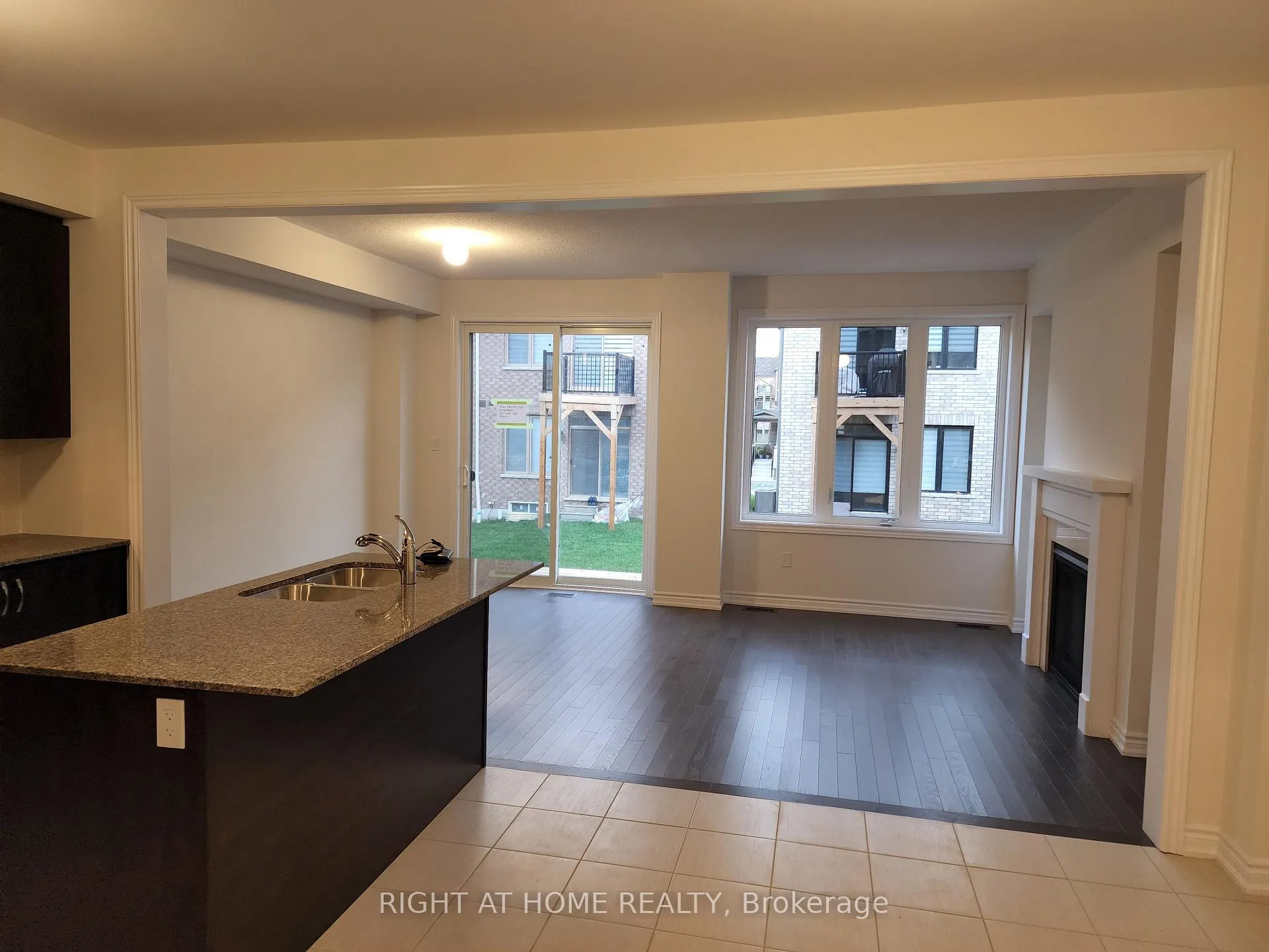 Photo 4 of 21 Coho Drive N, Whitby, Lynde Creek — HOMEH