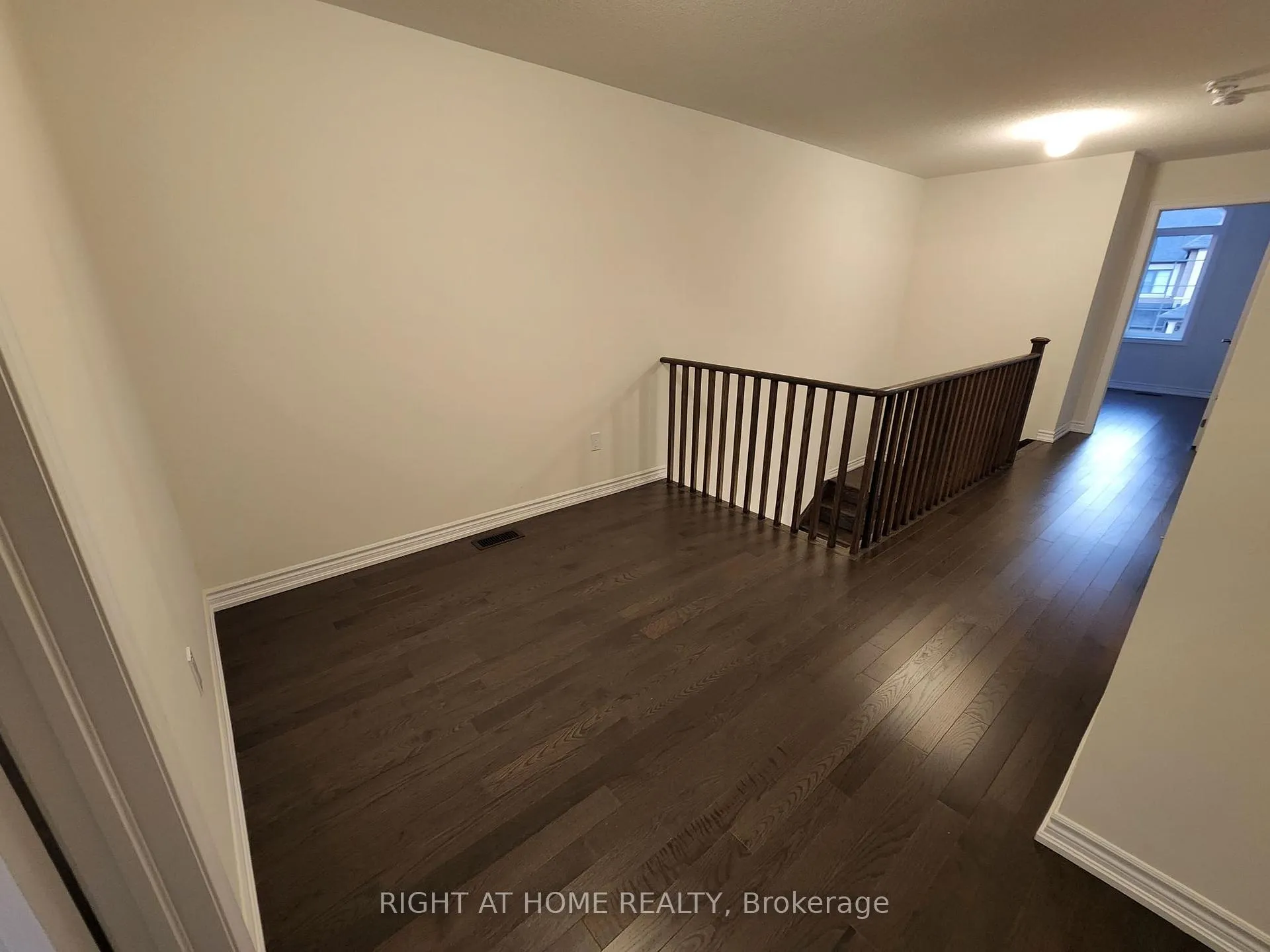 Photo 5 of 21 Coho Drive N, Whitby, Lynde Creek — HOMEH