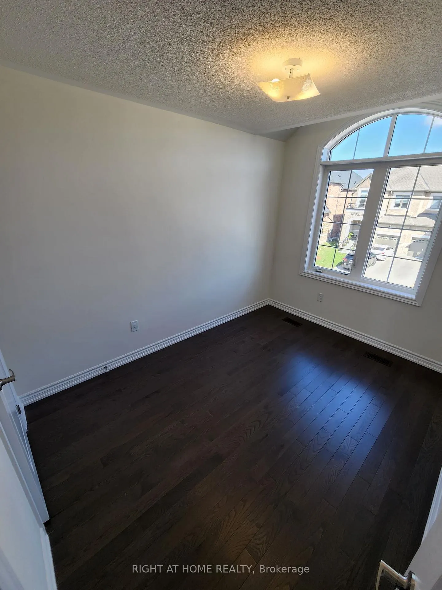 Photo 6 of 21 Coho Drive N, Whitby, Lynde Creek — HOMEH