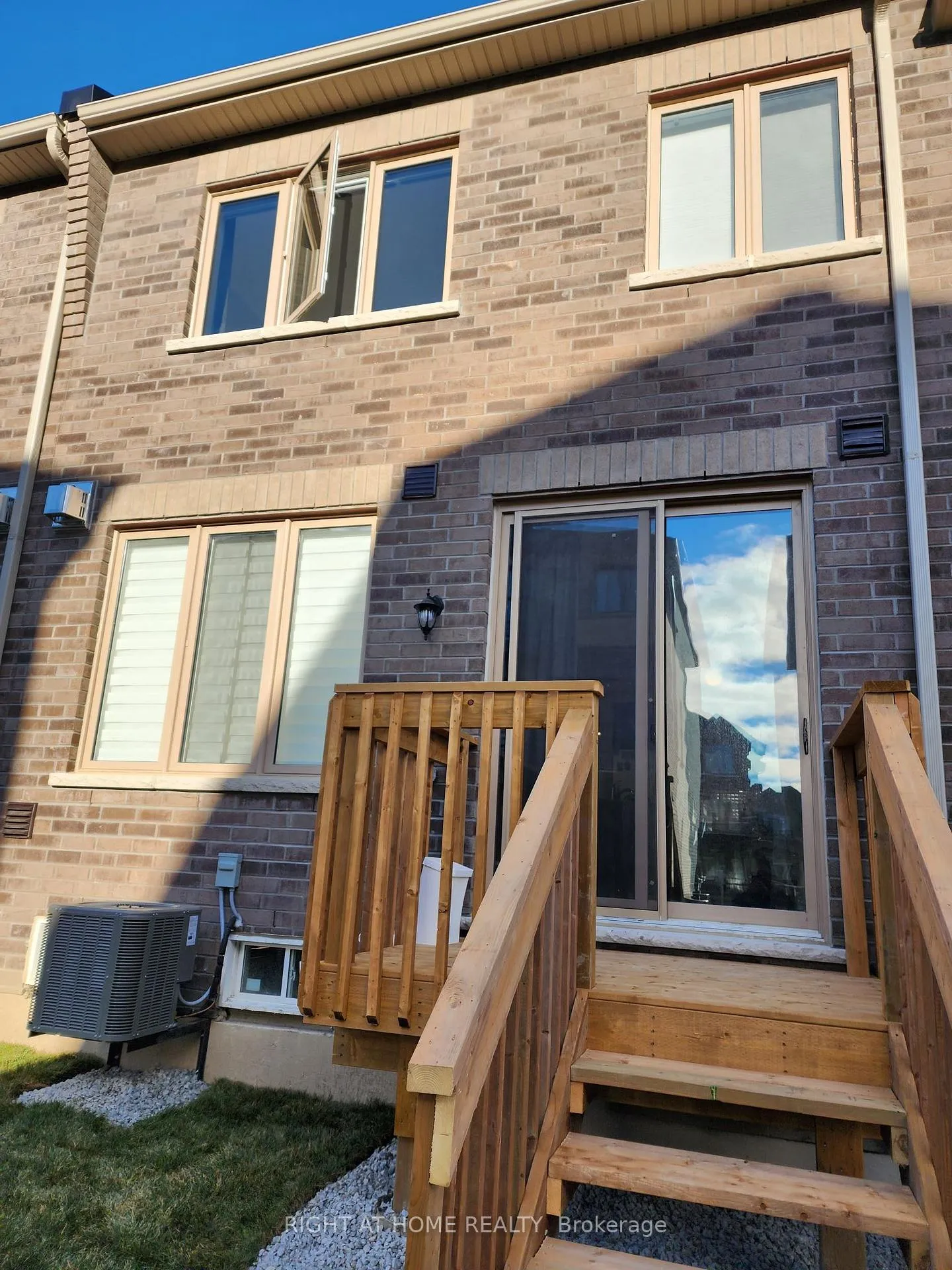 Photo 15 of 21 Coho Drive N, Whitby, Lynde Creek — HOMEH