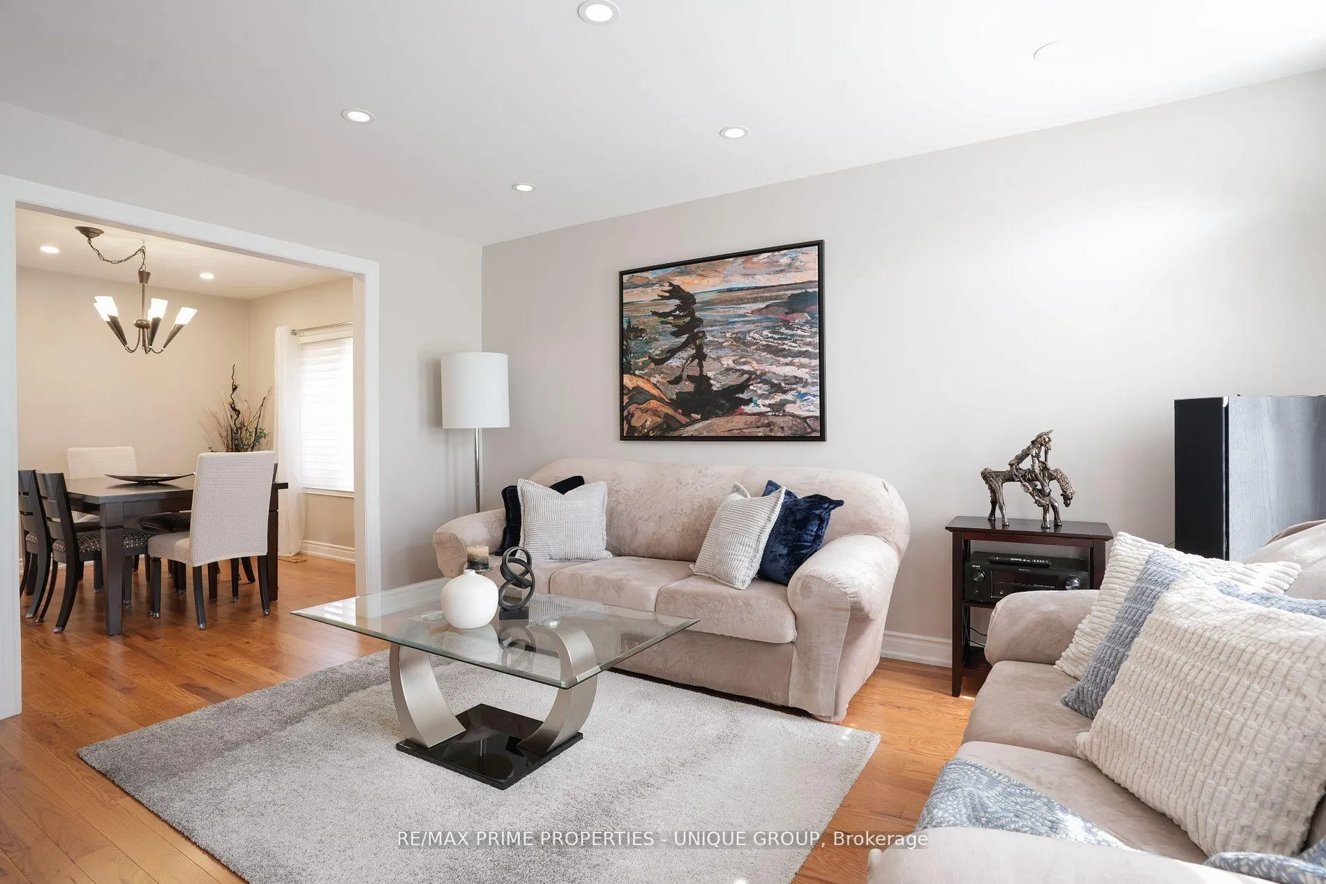 Photo 7 of 81 Deib Crescent, Markham, Milliken Mills East — HOMEH