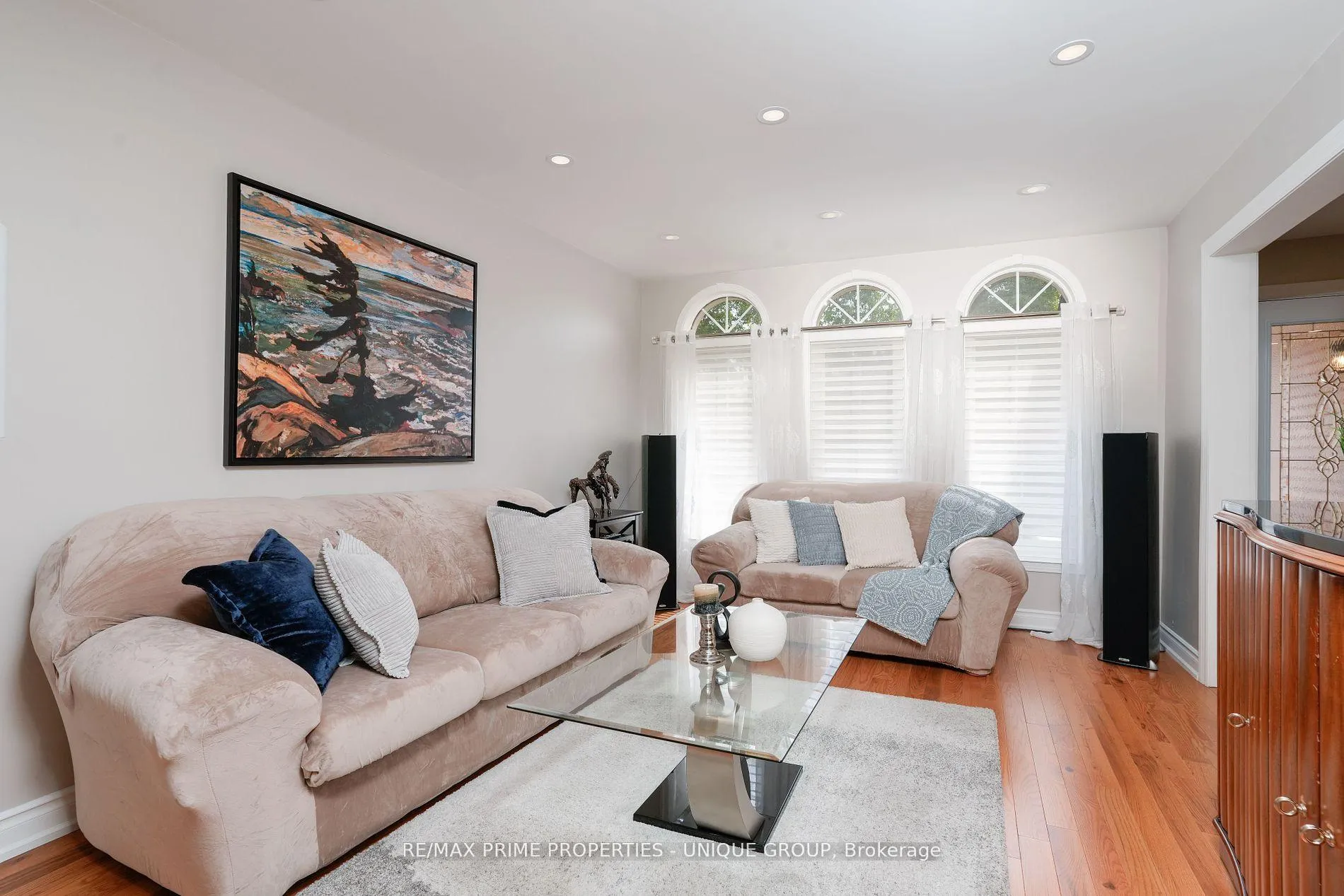 Photo 9 of 81 Deib Crescent, Markham, Milliken Mills East — HOMEH