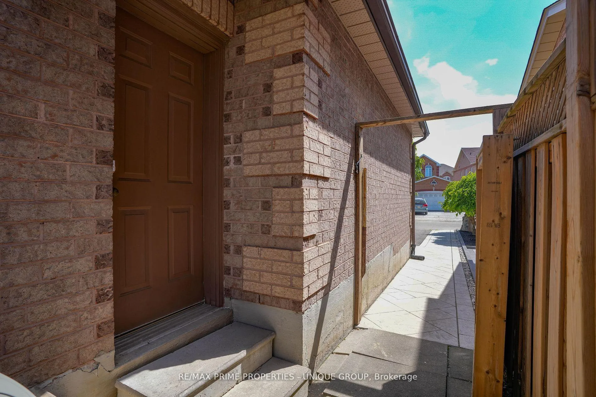 Photo 38 of 81 Deib Crescent, Markham, Milliken Mills East — HOMEH