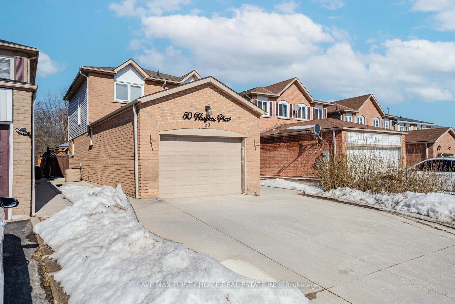 Photo 3 of 50 Niagara Place, Brampton, Westgate — HOMEH