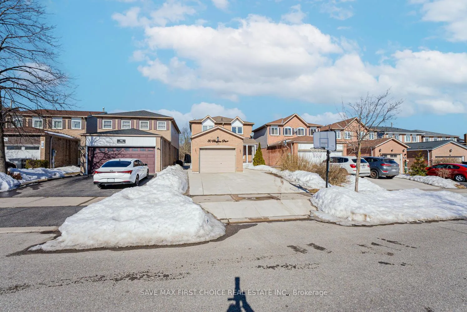 Photo 4 of 50 Niagara Place, Brampton, Westgate — HOMEH