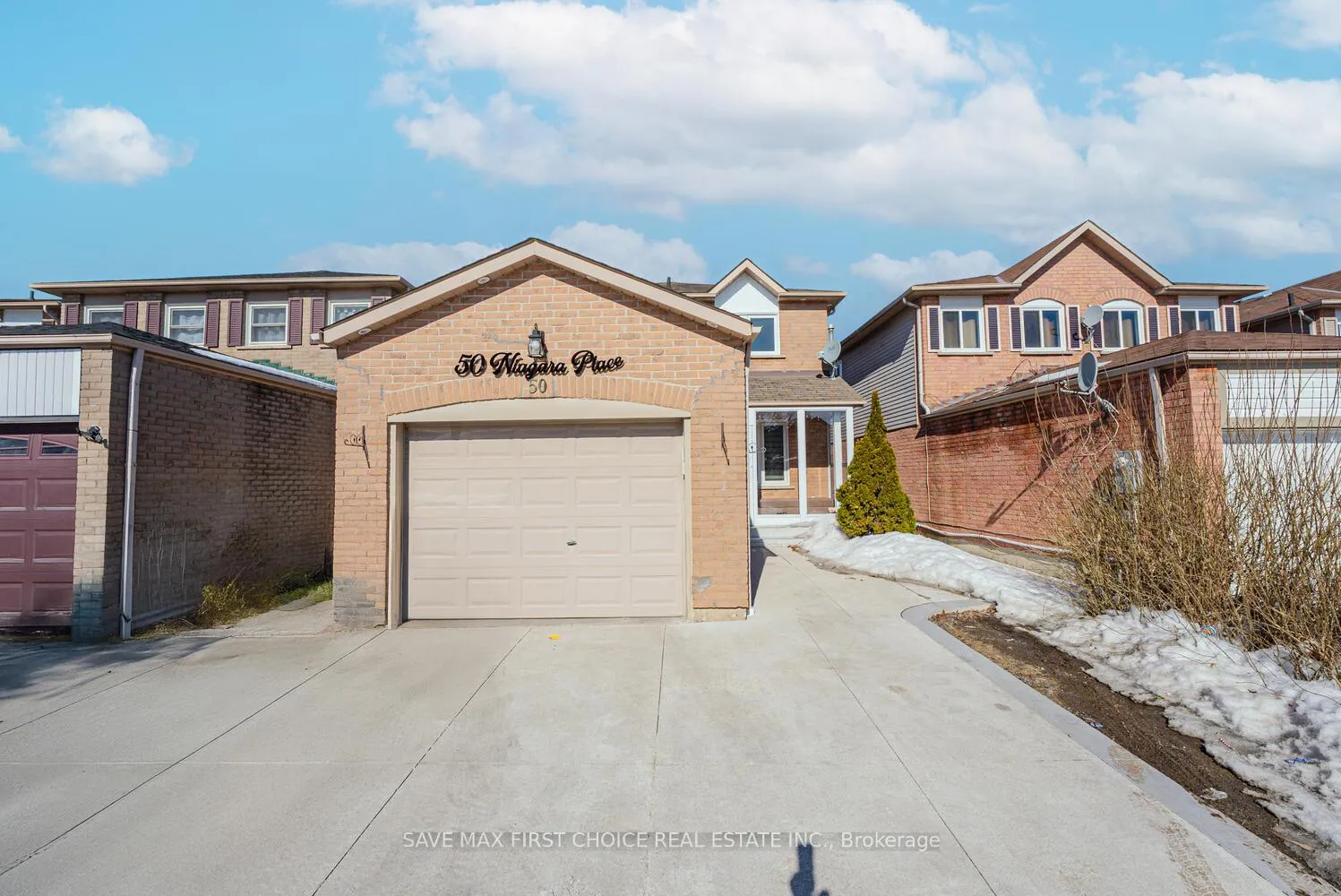 Photo 6 of 50 Niagara Place, Brampton, Westgate — HOMEH