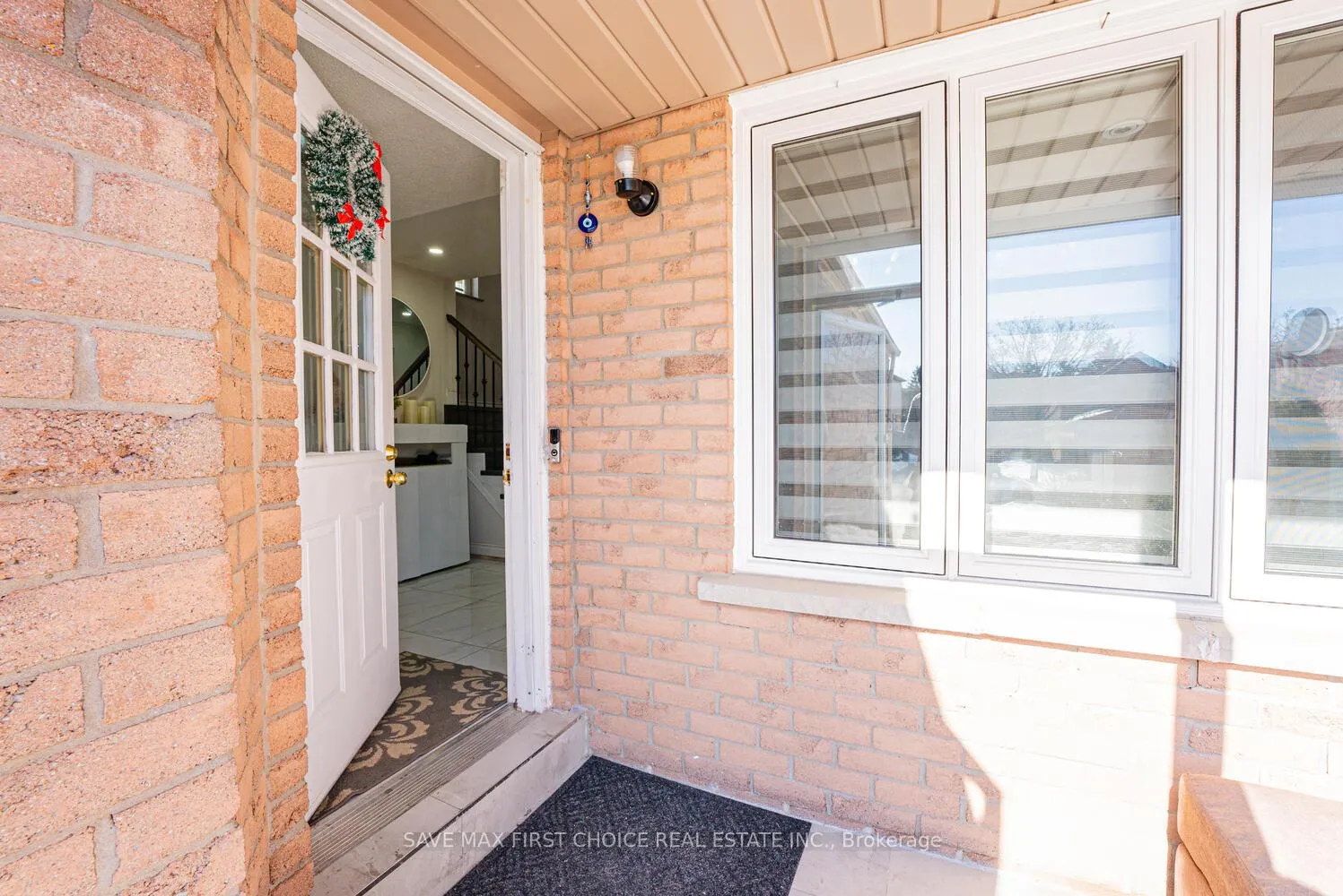 Photo 9 of 50 Niagara Place, Brampton, Westgate — HOMEH