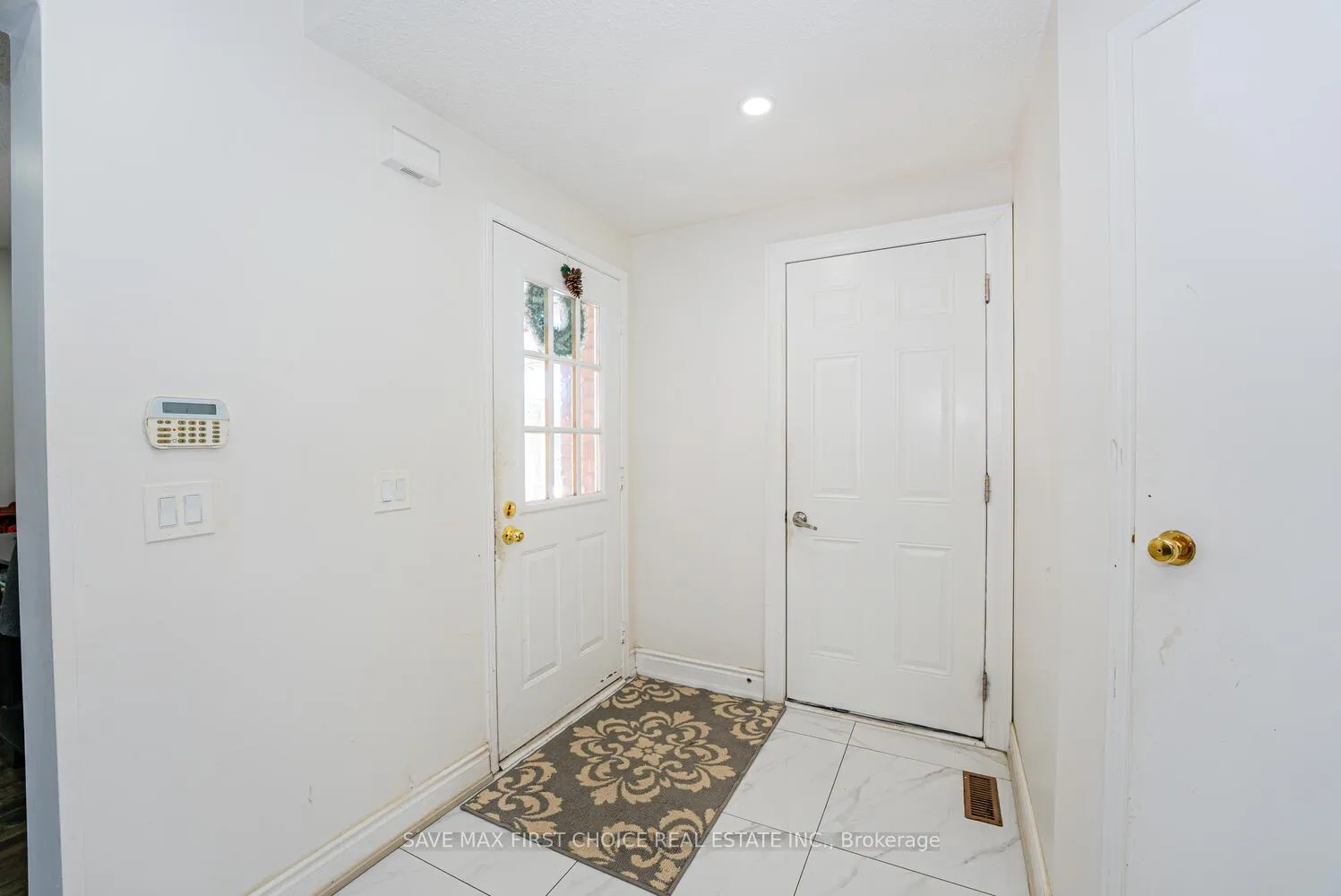 Photo 12 of 50 Niagara Place, Brampton, Westgate — HOMEH