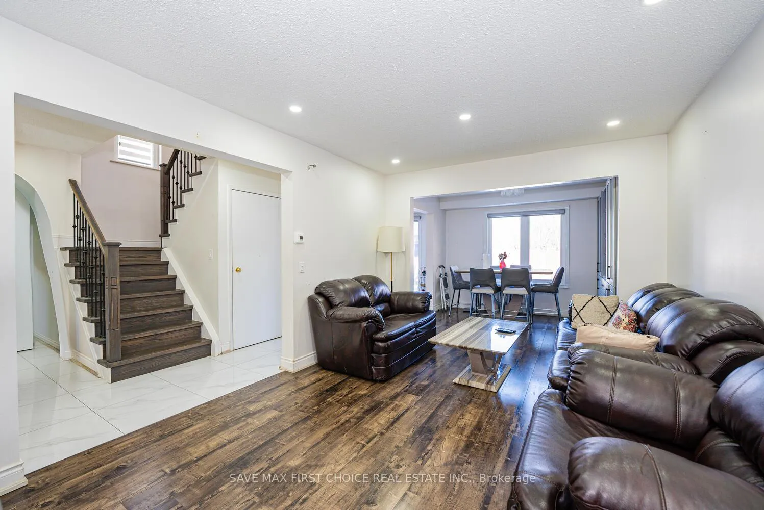Photo 14 of 50 Niagara Place, Brampton, Westgate — HOMEH