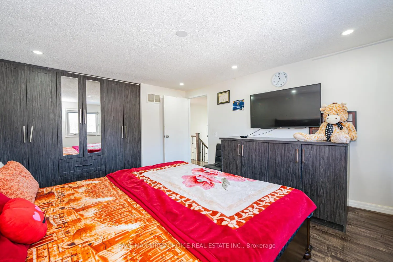 Photo 32 of 50 Niagara Place, Brampton, Westgate — HOMEH