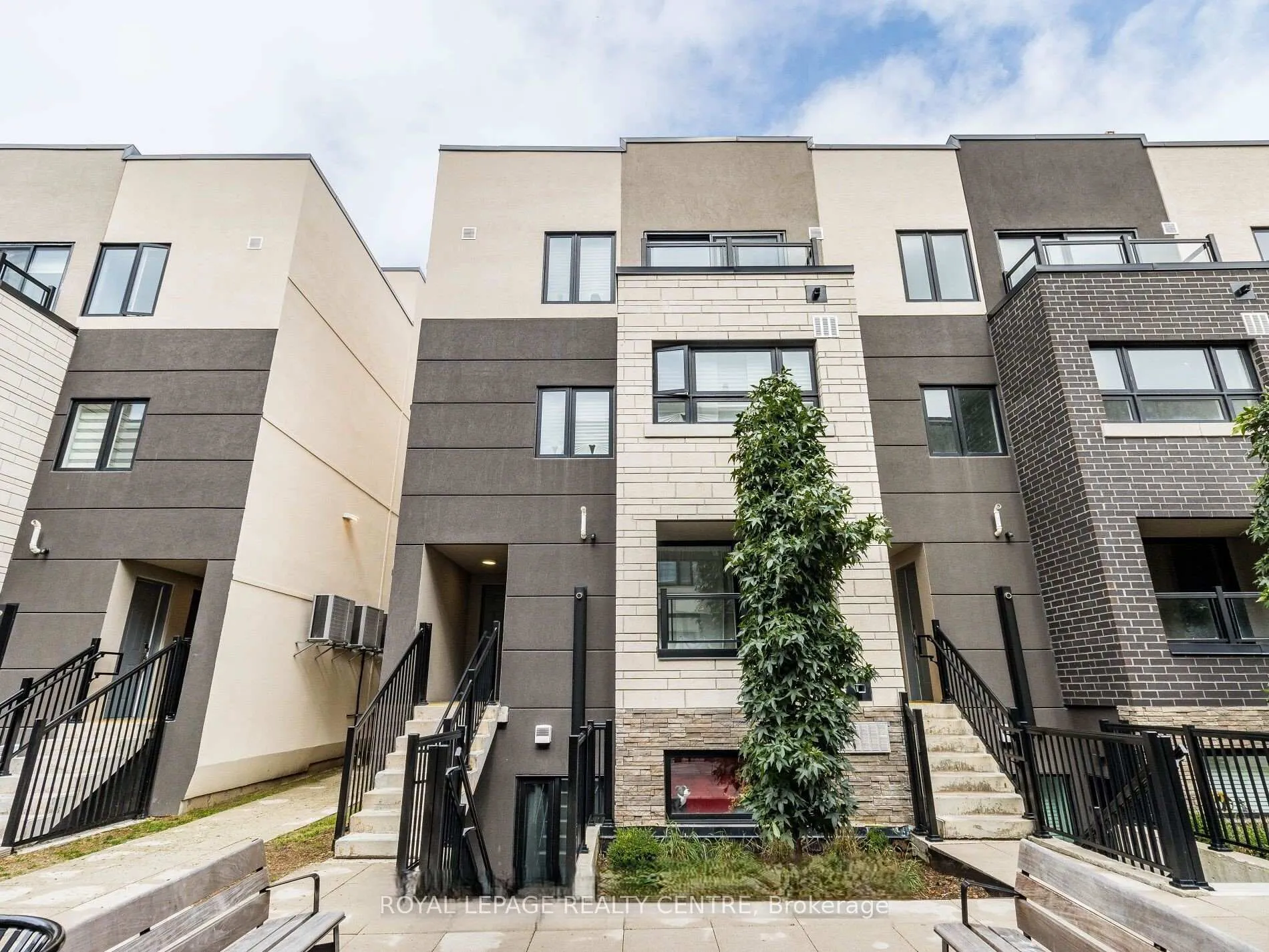 Front of 1141 Cooke Blvd #402