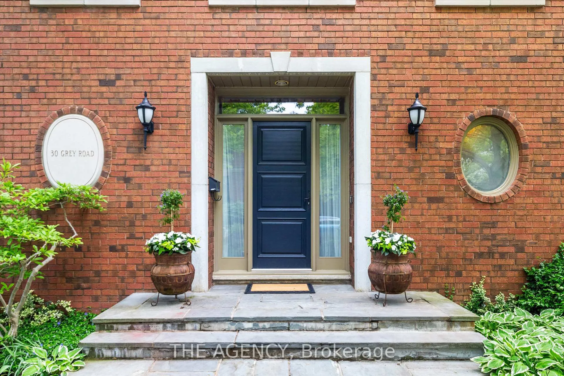 Photo 2 of 30 Grey Road, Toronto, Bedford Park-Nortown — HOMEH