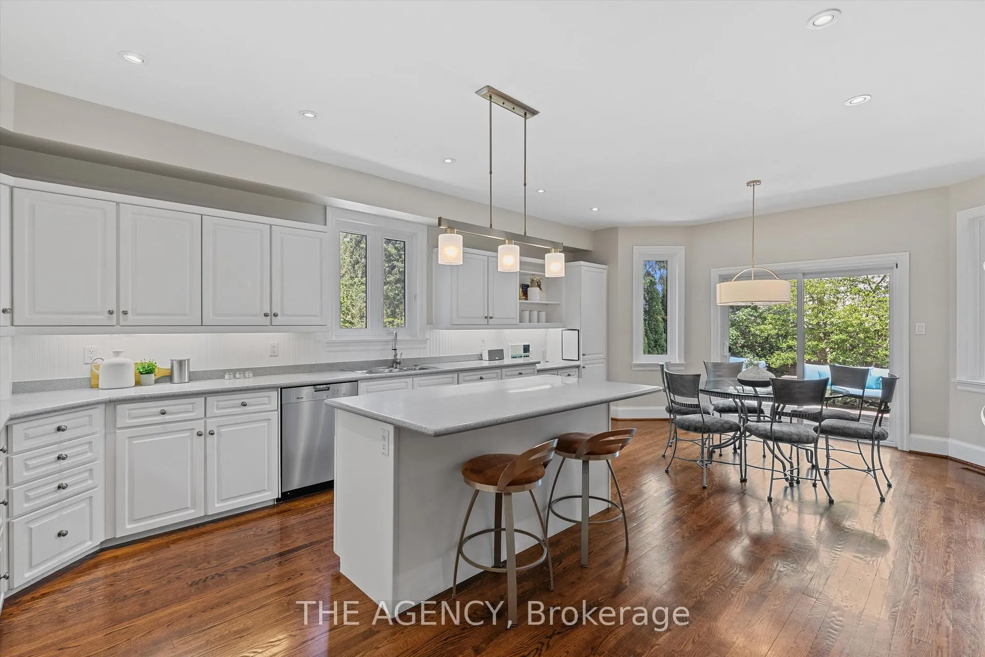 Photo 11 of 30 Grey Road, Toronto, Bedford Park-Nortown — HOMEH