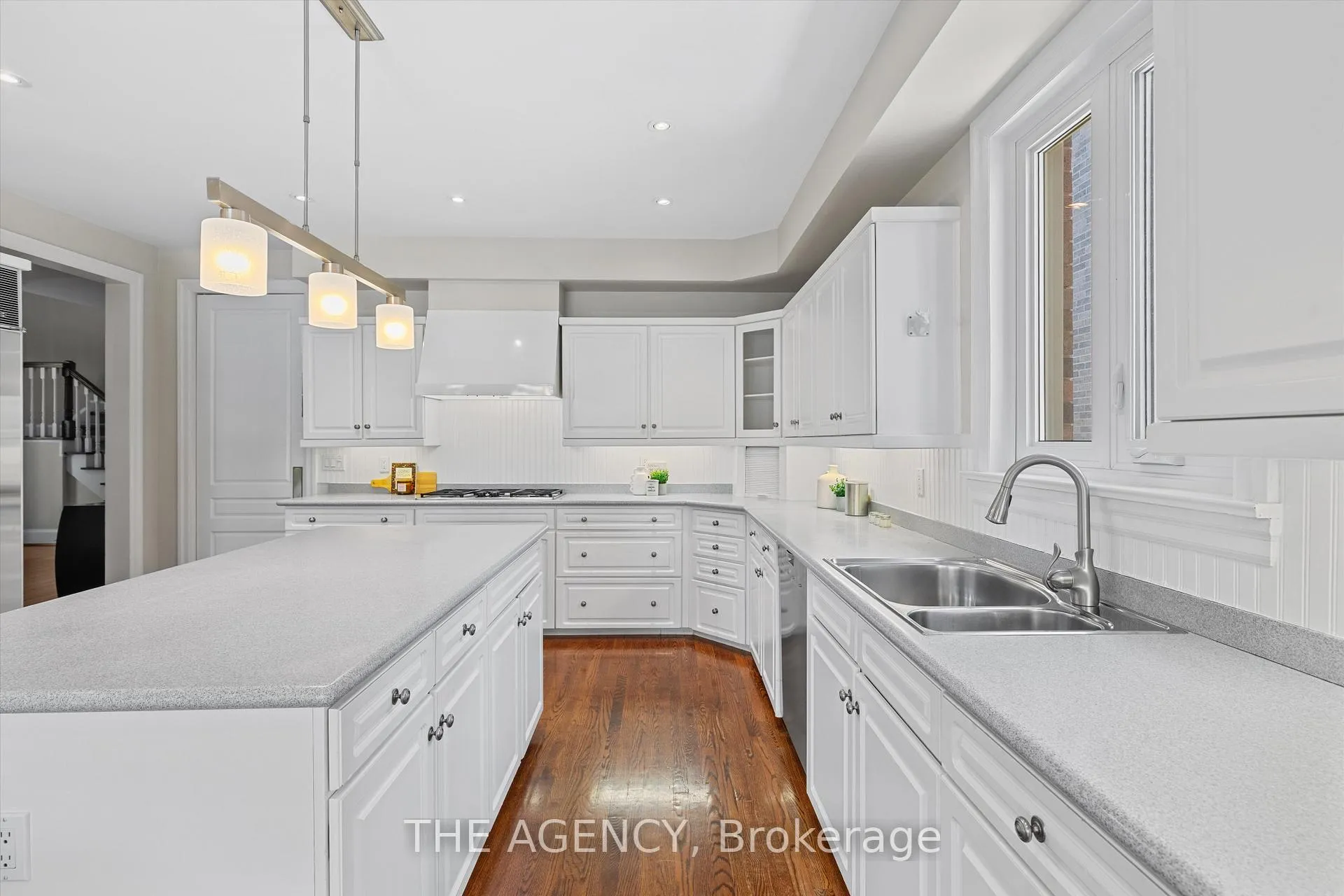 Photo 12 of 30 Grey Road, Toronto, Bedford Park-Nortown — HOMEH