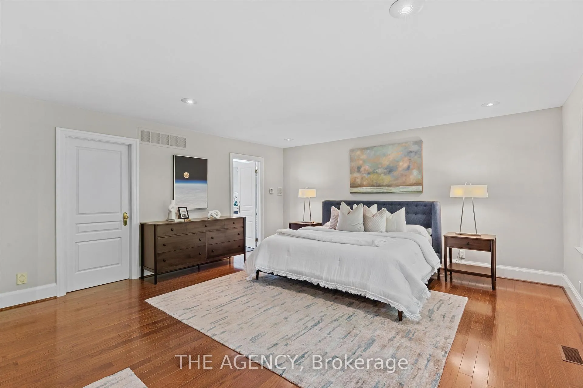 Photo 21 of 30 Grey Road, Toronto, Bedford Park-Nortown — HOMEH