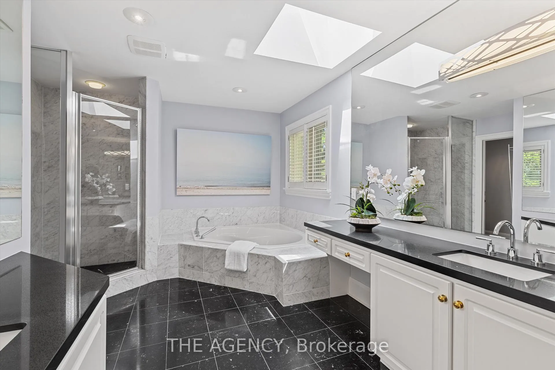 Photo 25 of 30 Grey Road, Toronto, Bedford Park-Nortown — HOMEH