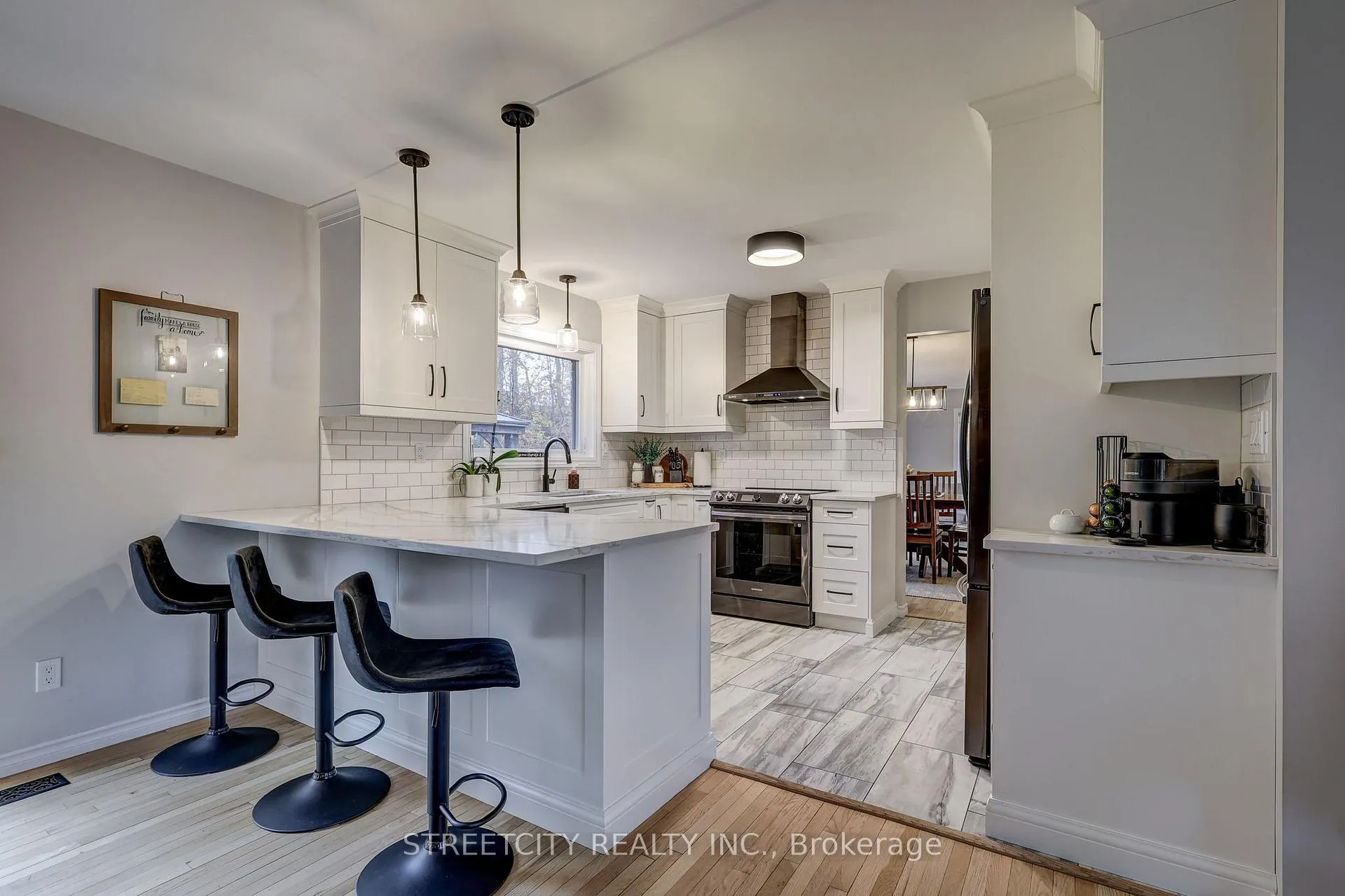 Photo 5 of 231 Centennial Avenue, St. Thomas — HOMEH