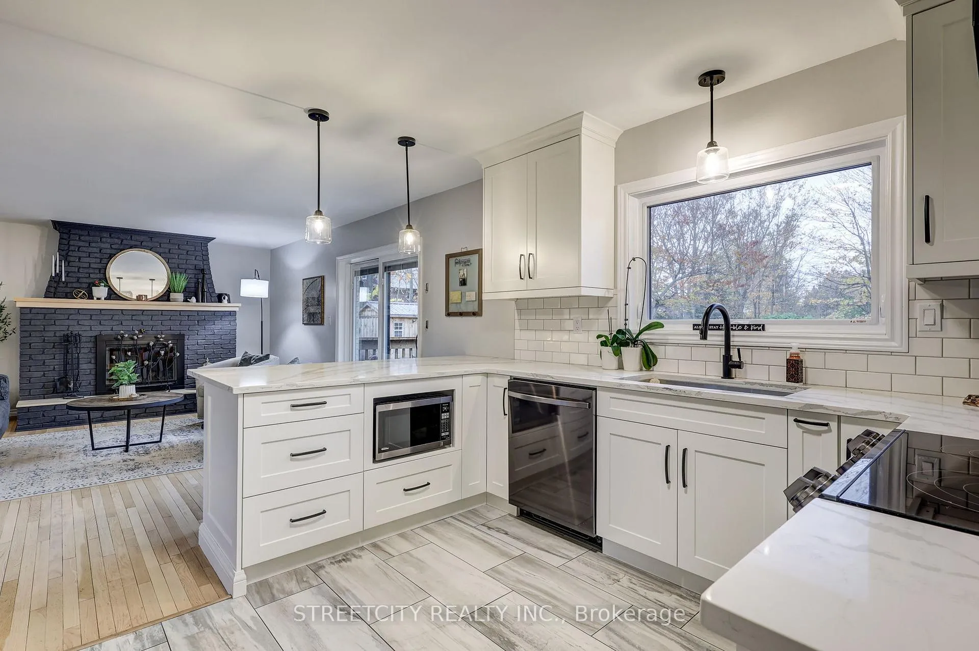 Photo 8 of 231 Centennial Avenue, St. Thomas — HOMEH