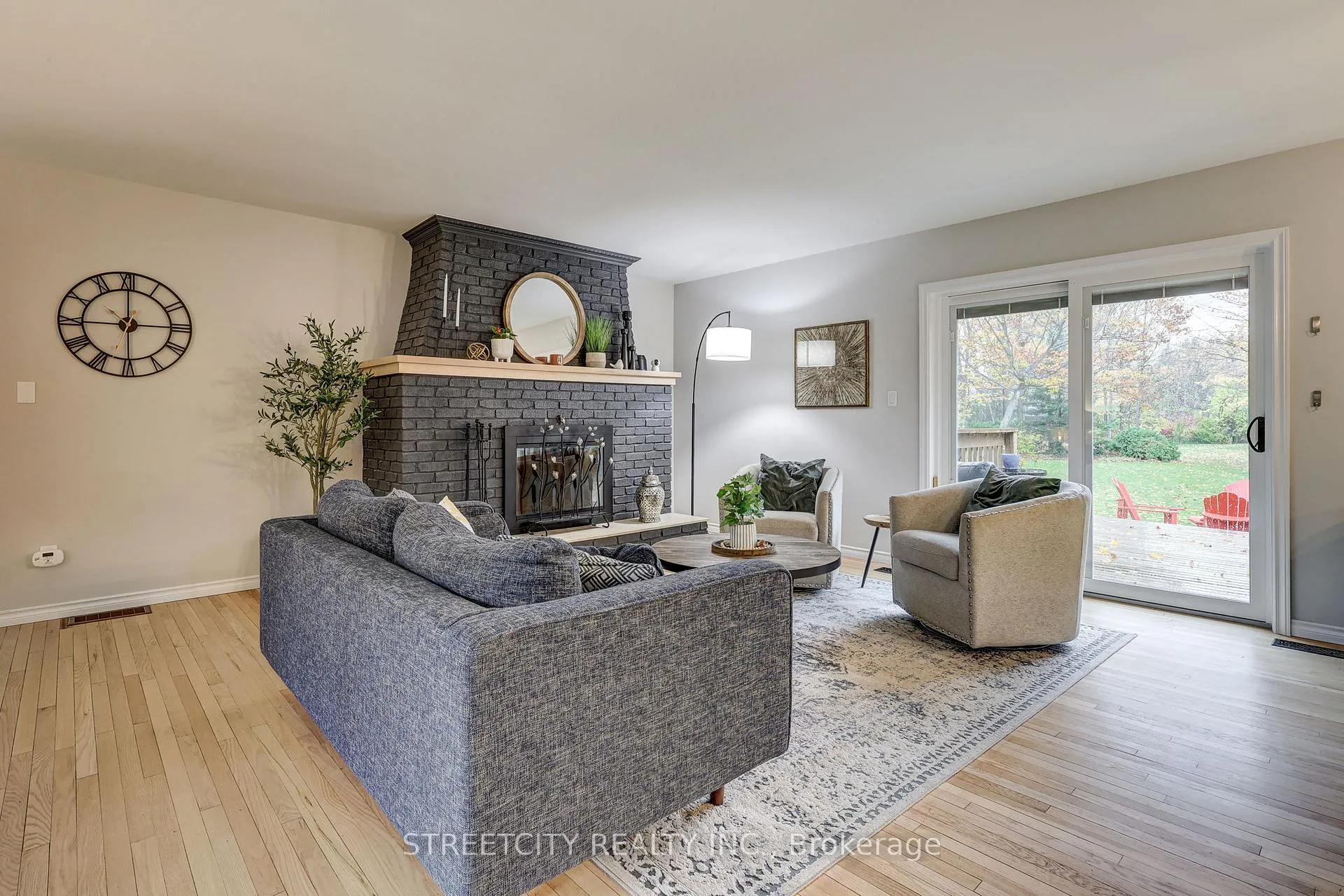 Photo 10 of 231 Centennial Avenue, St. Thomas — HOMEH