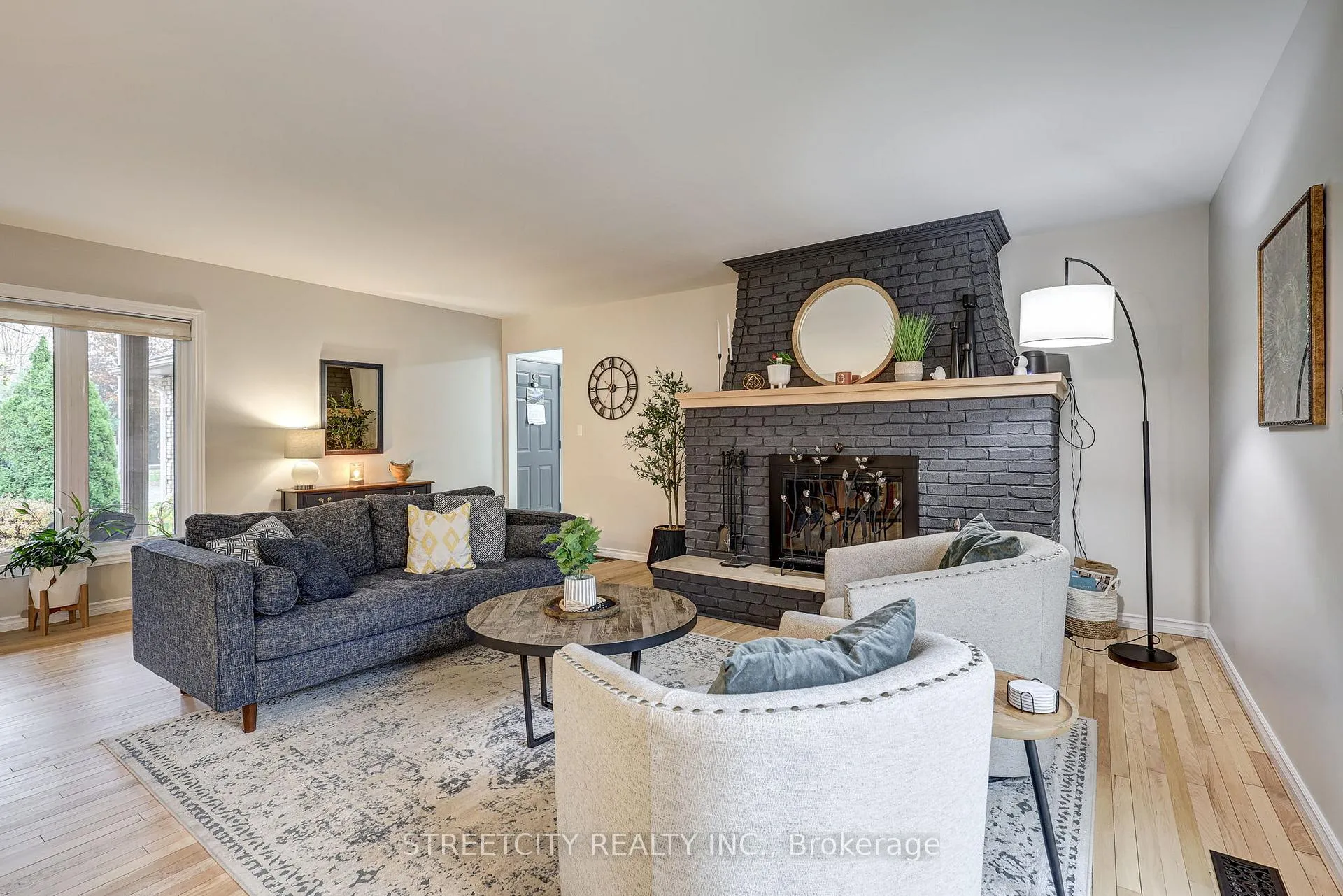 Photo 12 of 231 Centennial Avenue, St. Thomas — HOMEH
