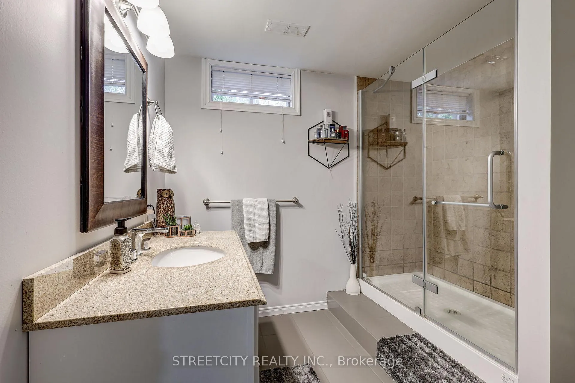 Photo 33 of 231 Centennial Avenue, St. Thomas — HOMEH