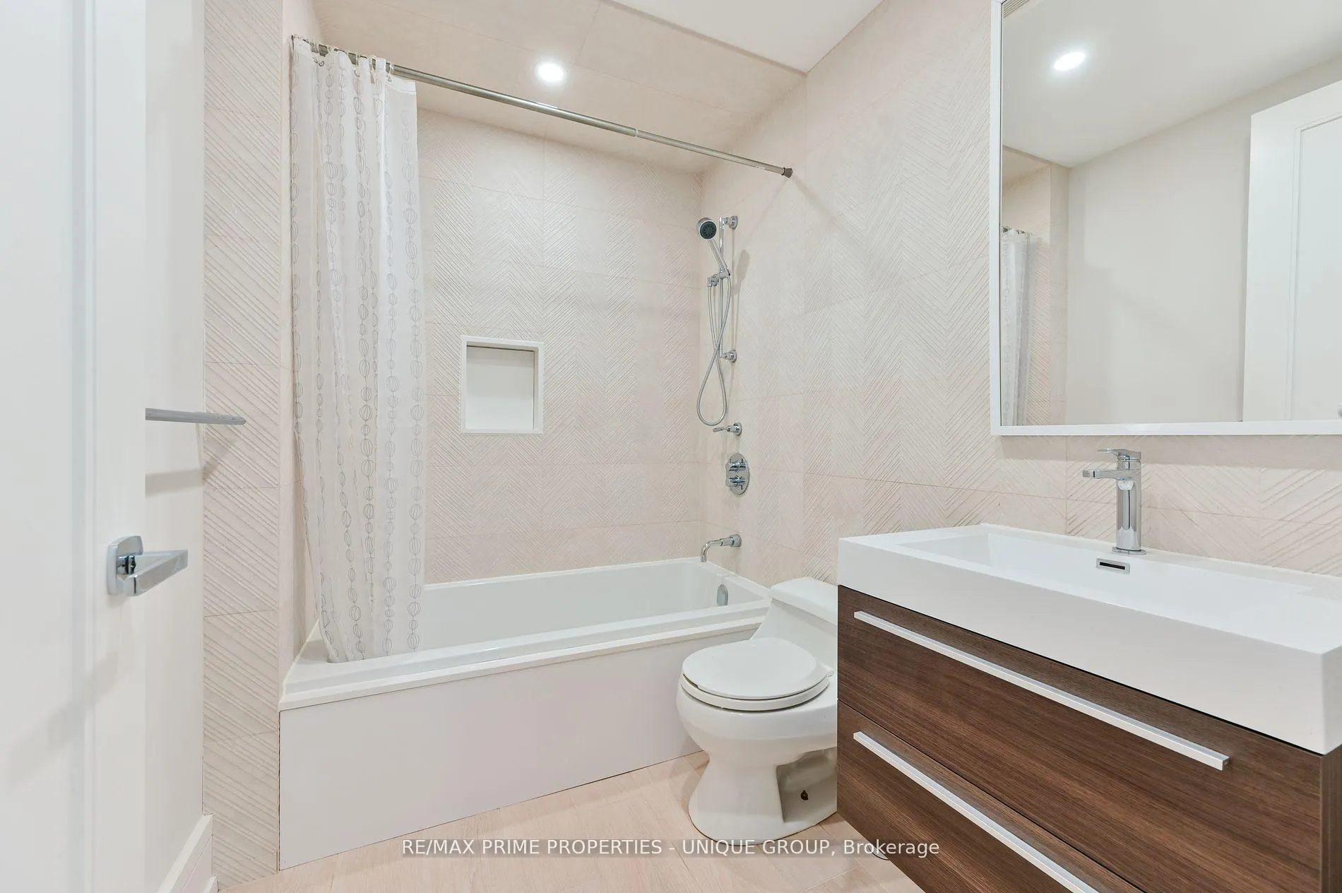Photo 34 of 275 Glenforest Road, Toronto, Lawrence Park North — HOMEH
