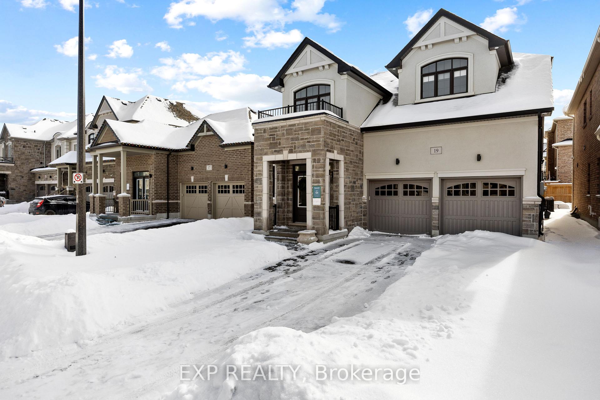 Photo 3 of 19 Pietrowski Drive, Georgina, Keswick North — HOMEH