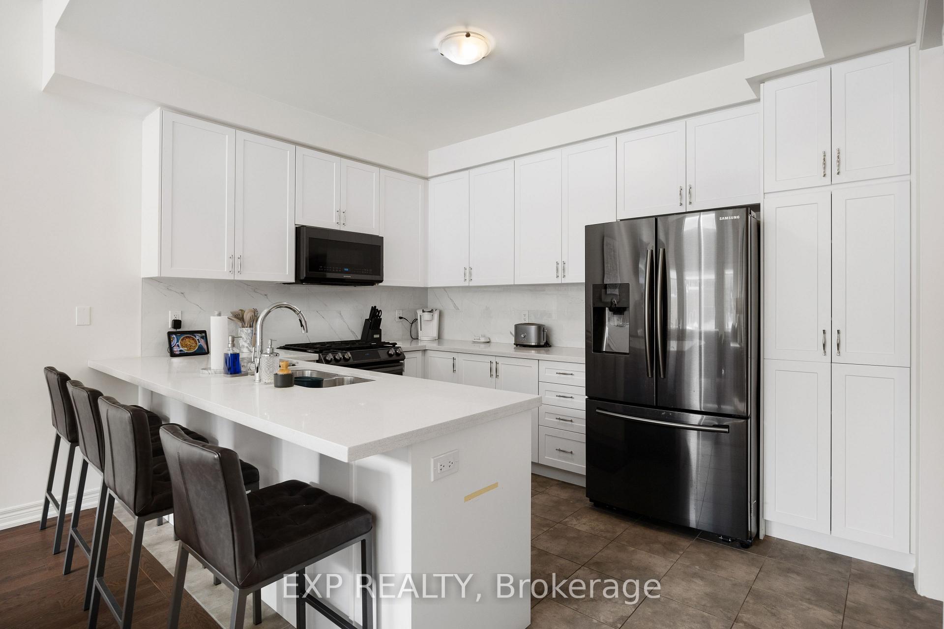 Photo 8 of 19 Pietrowski Drive, Georgina, Keswick North — HOMEH