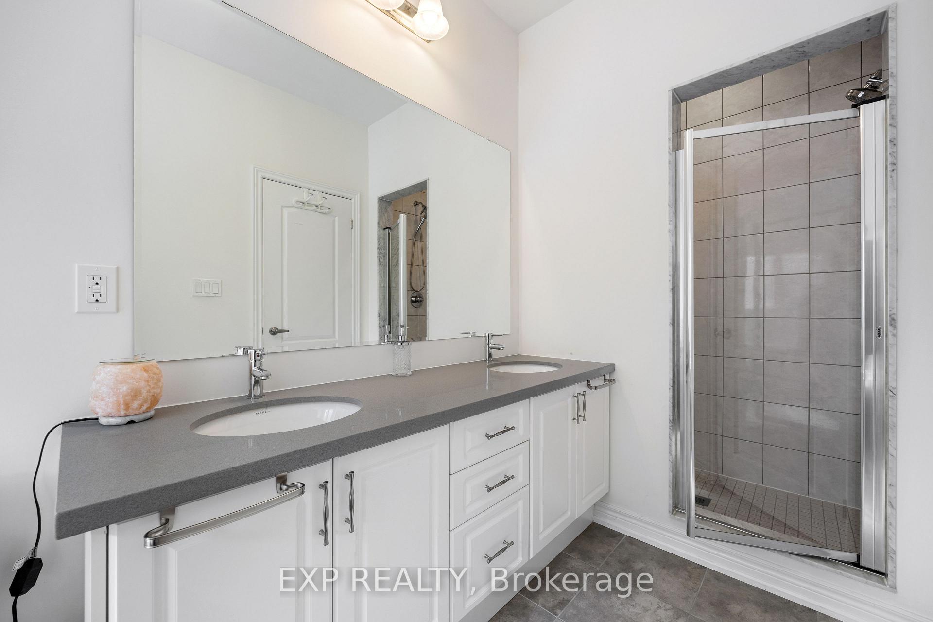 Photo 15 of 19 Pietrowski Drive, Georgina, Keswick North — HOMEH