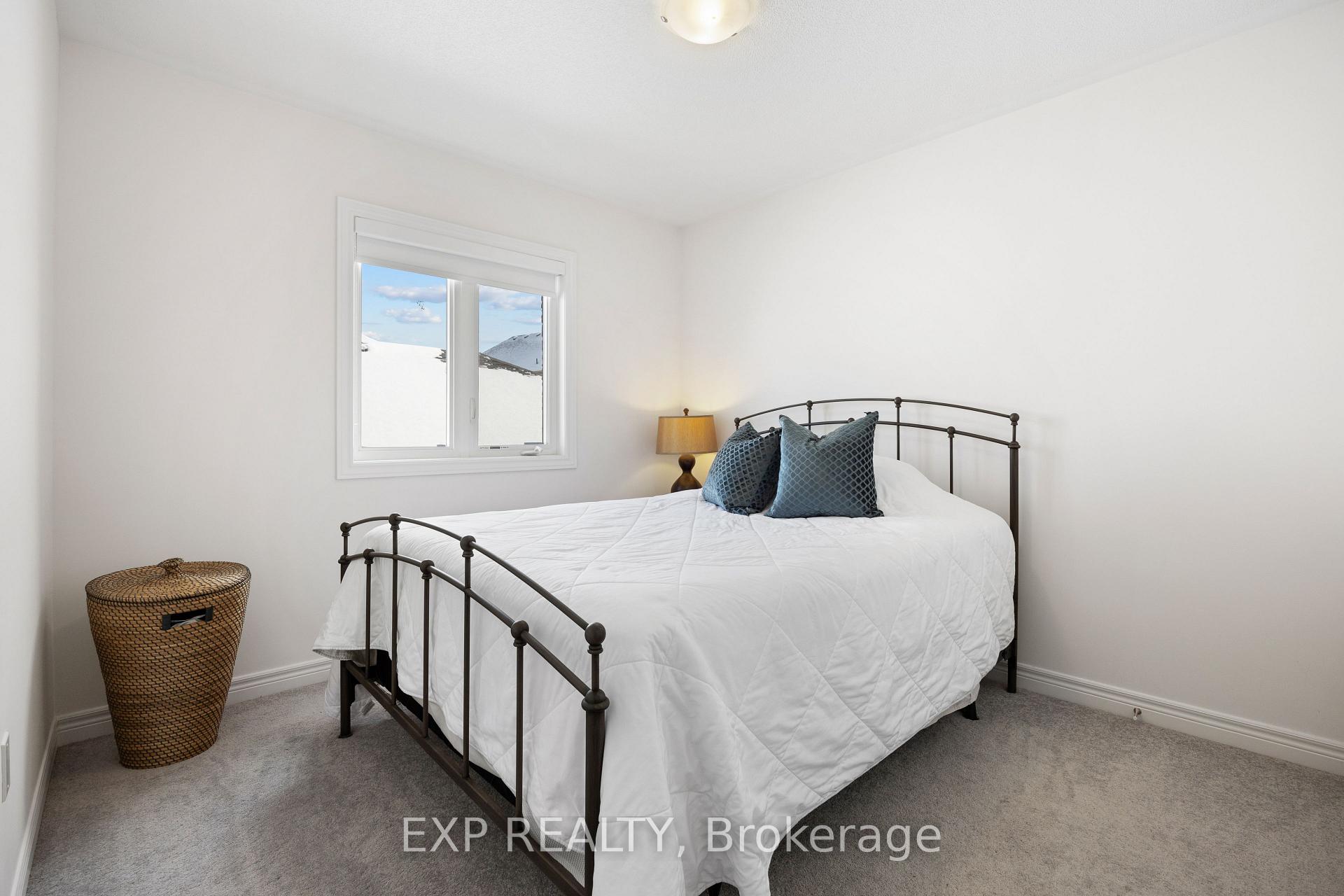 Photo 20 of 19 Pietrowski Drive, Georgina, Keswick North — HOMEH